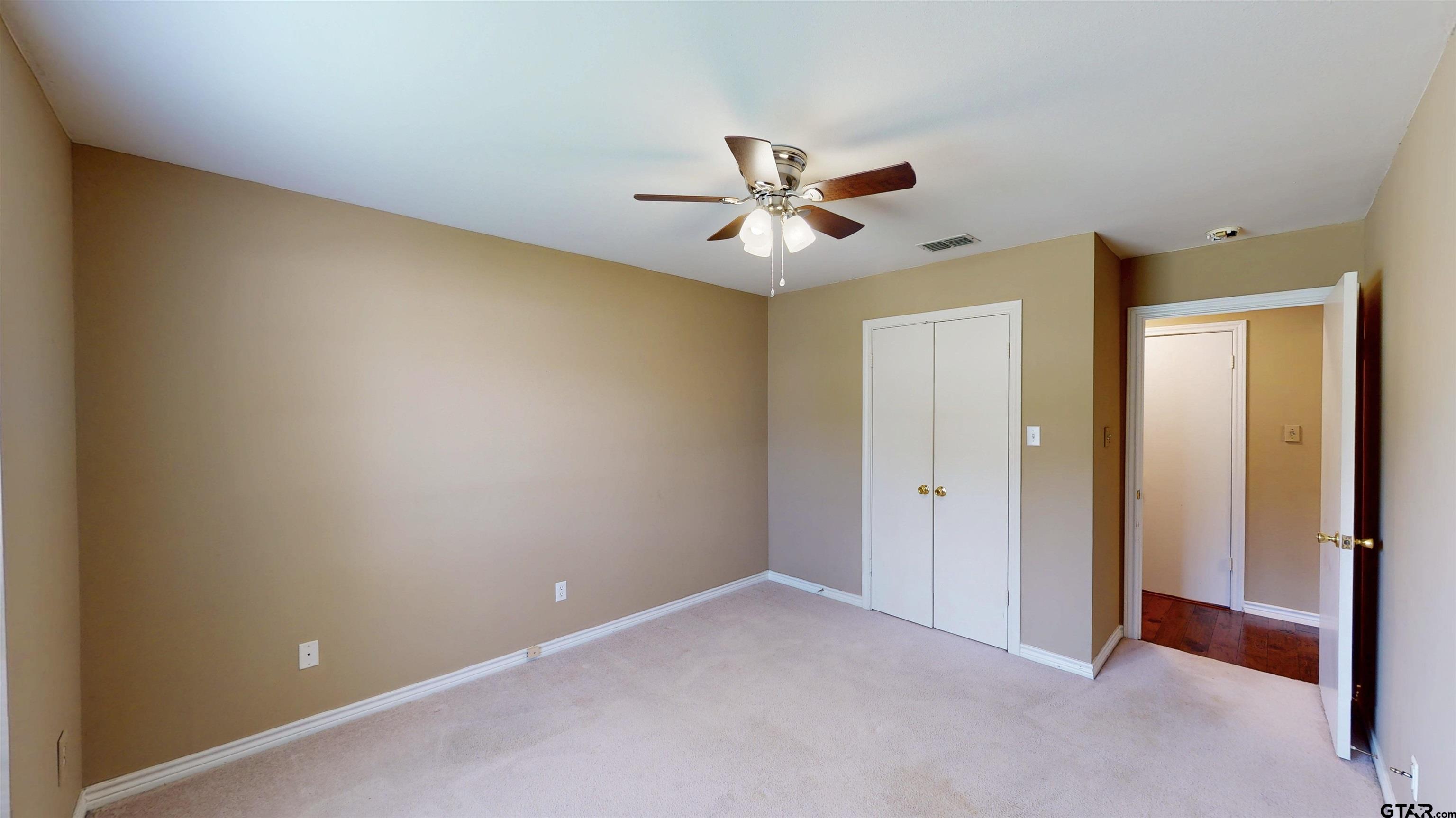 5401 Hollytree Dr #1002