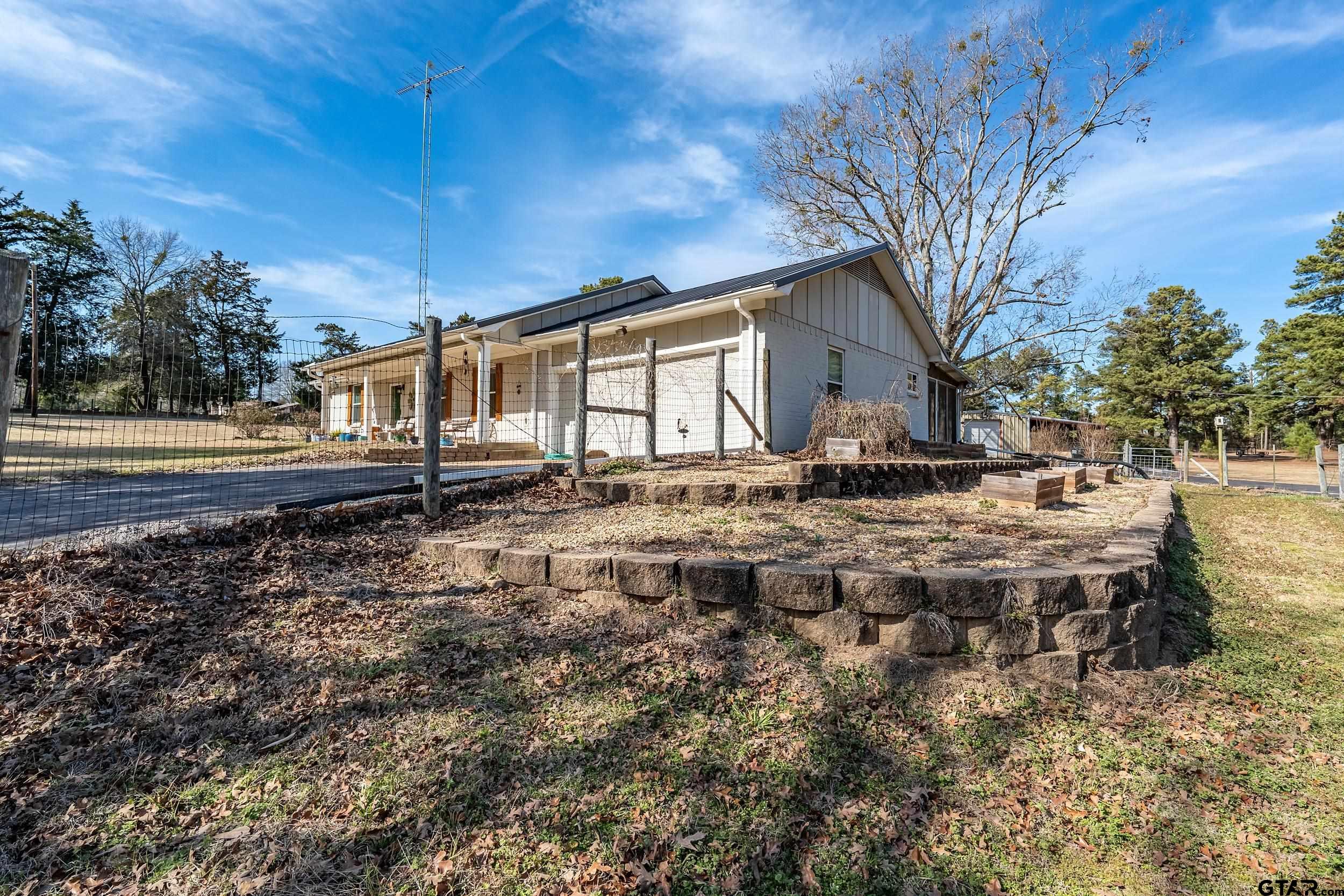 15004 Hillview Rd. (CR 1225)