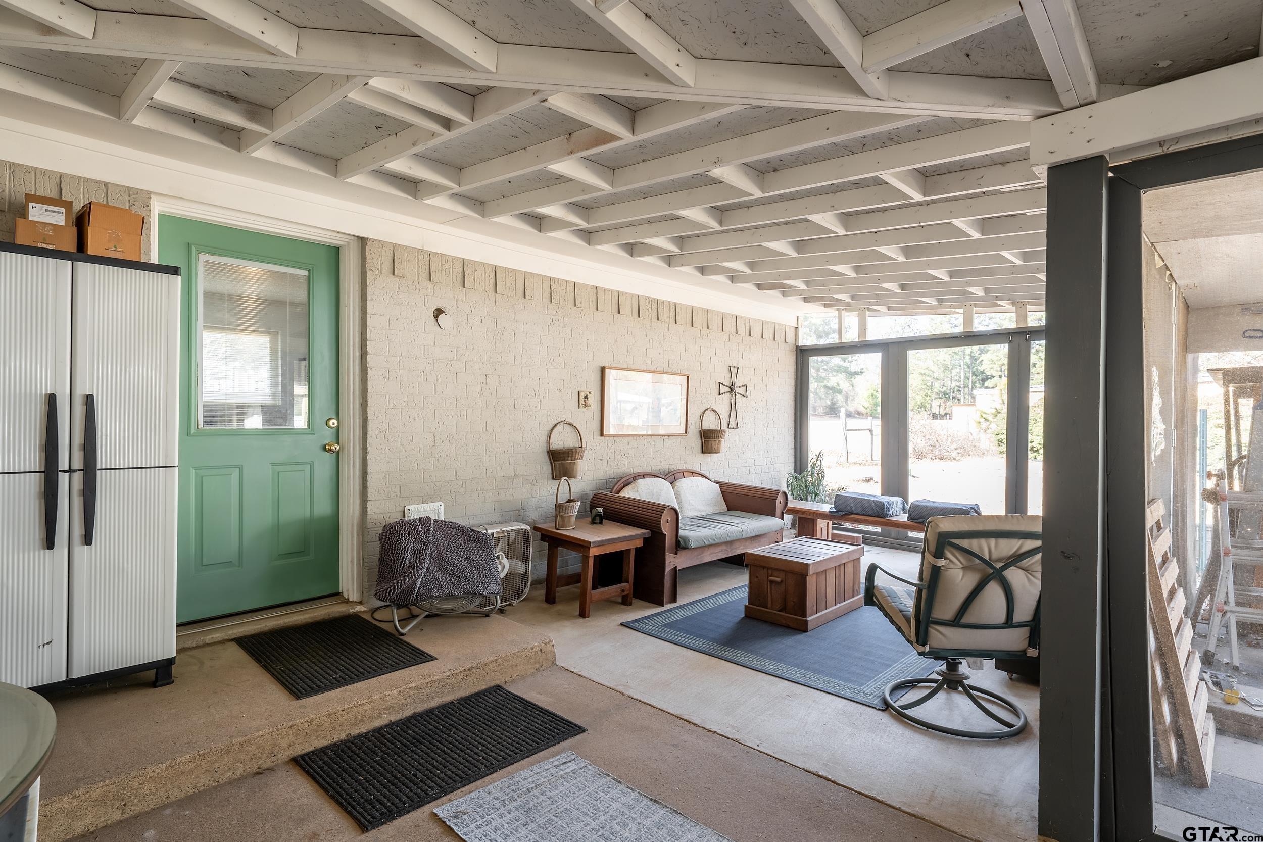 15004 Hillview Rd. (CR 1225)