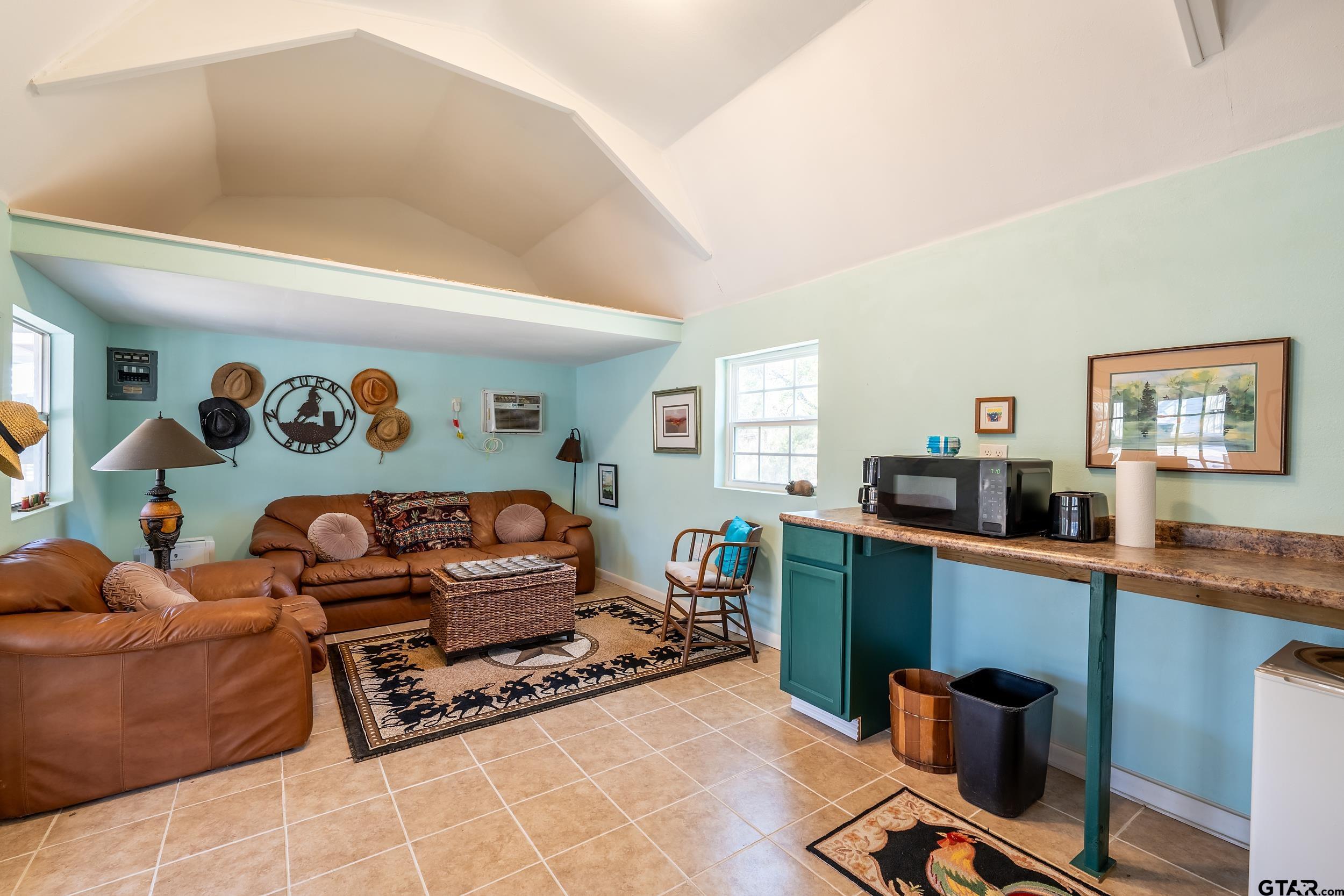 15004 Hillview Rd. (CR 1225)