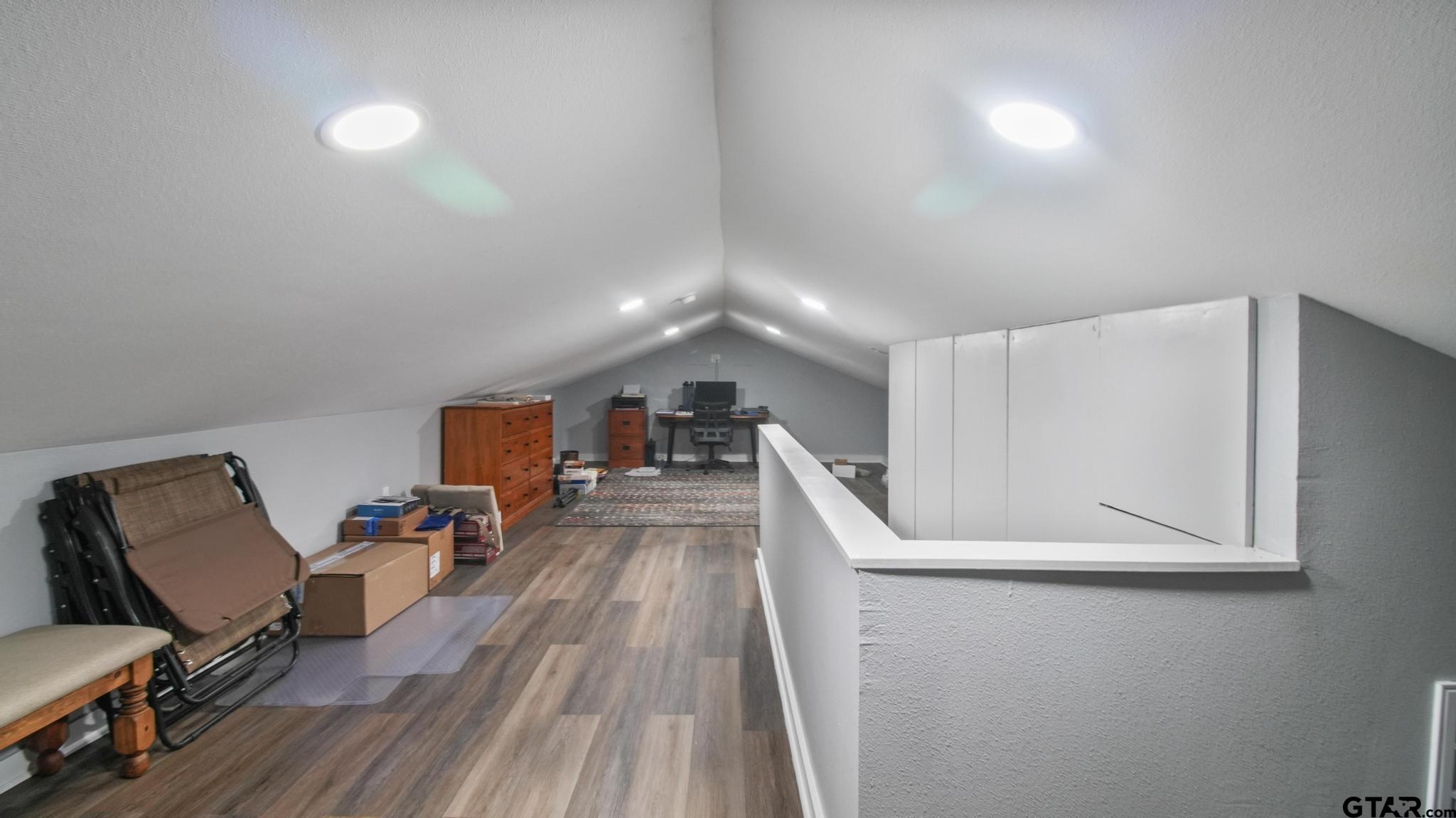 315 S Barron