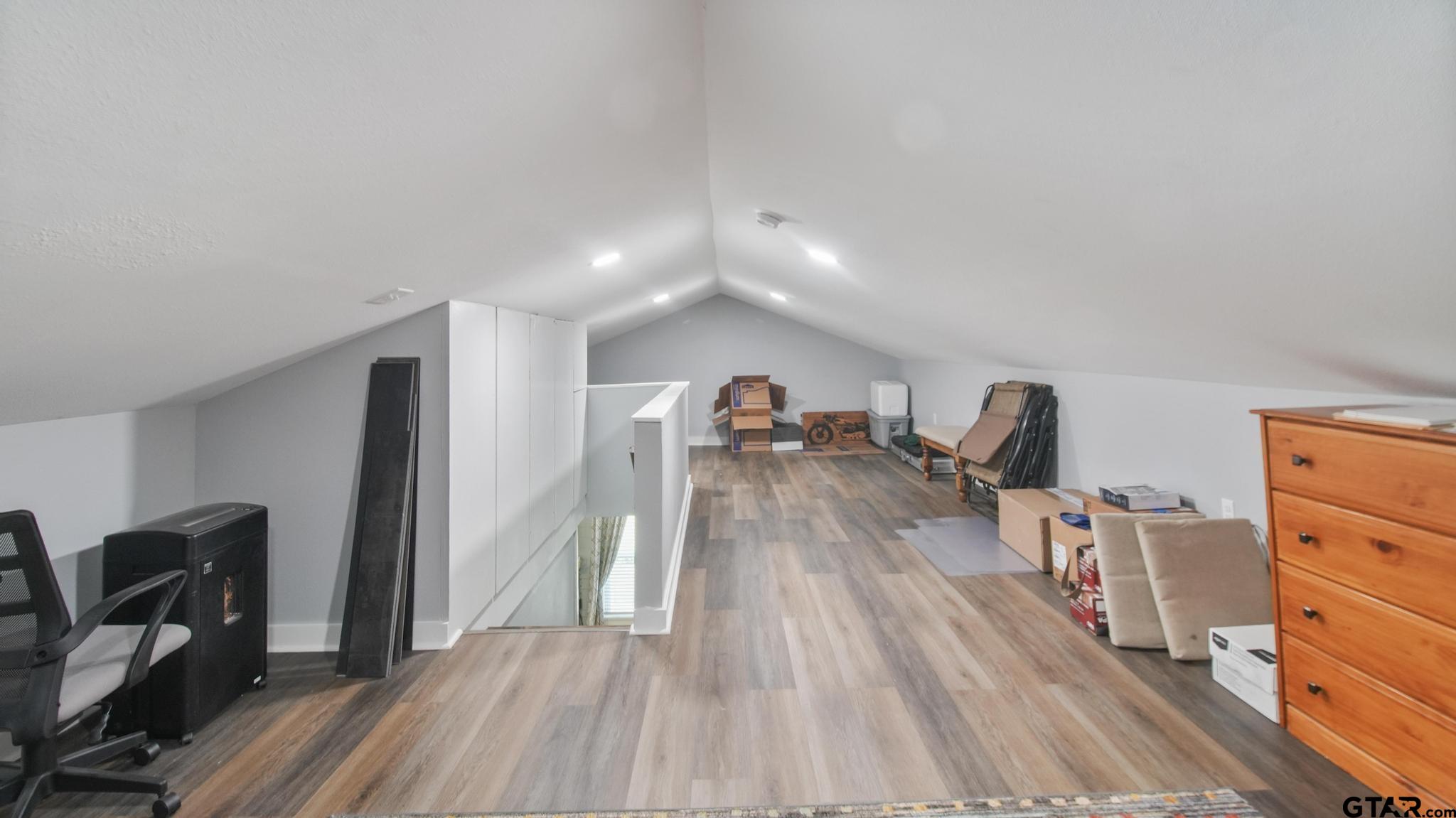 315 S Barron