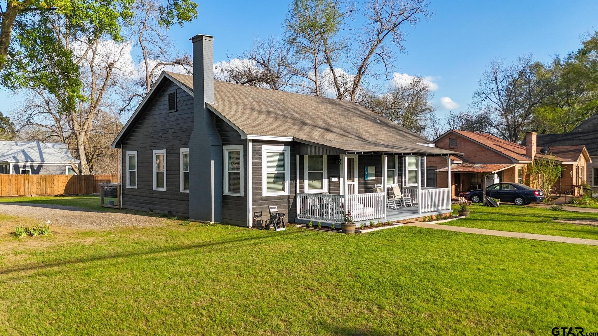 315 S Barron