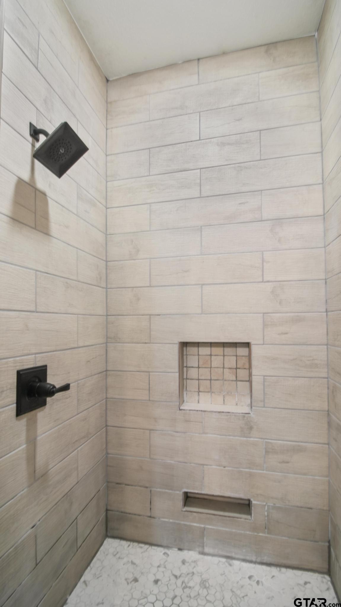 315 S Barron