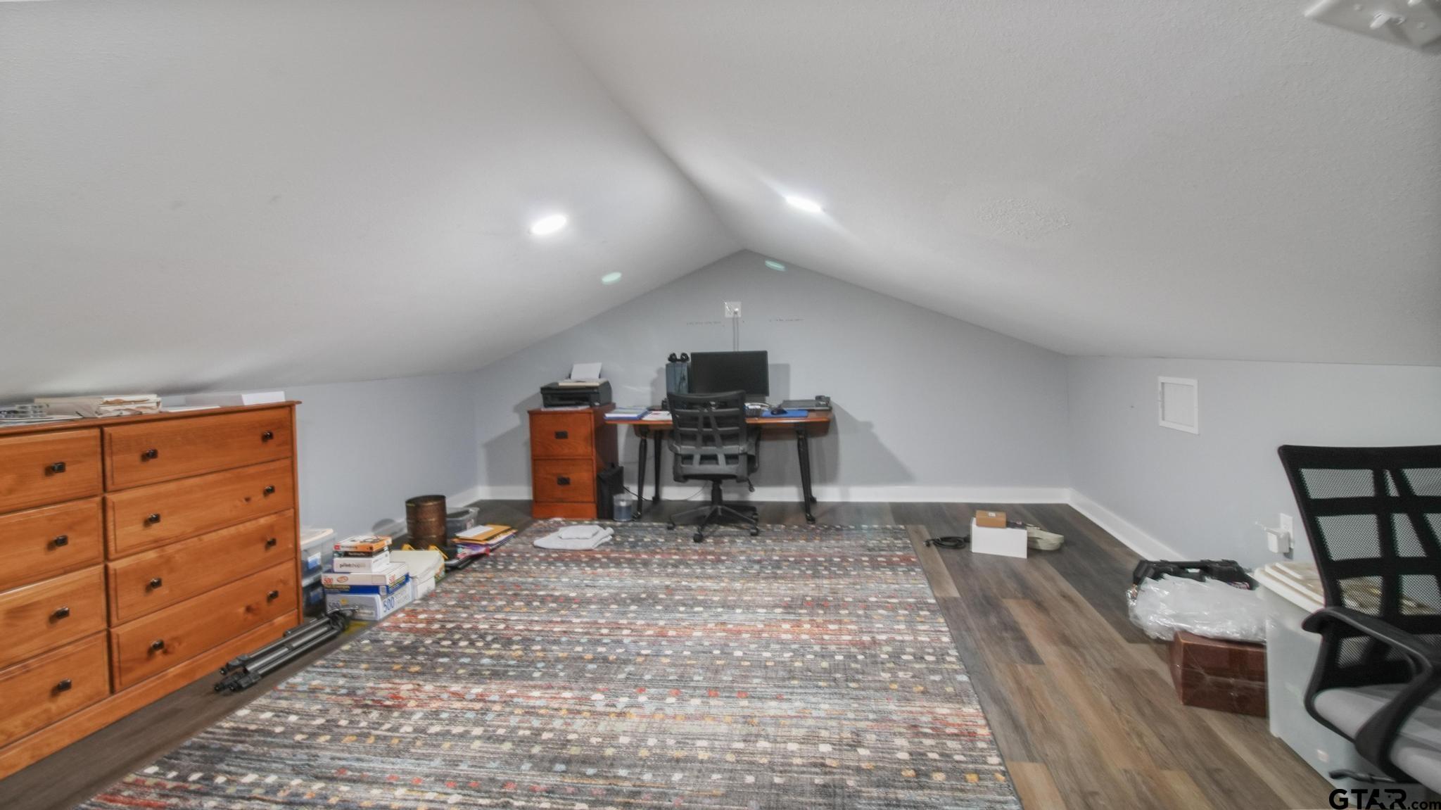 315 S Barron