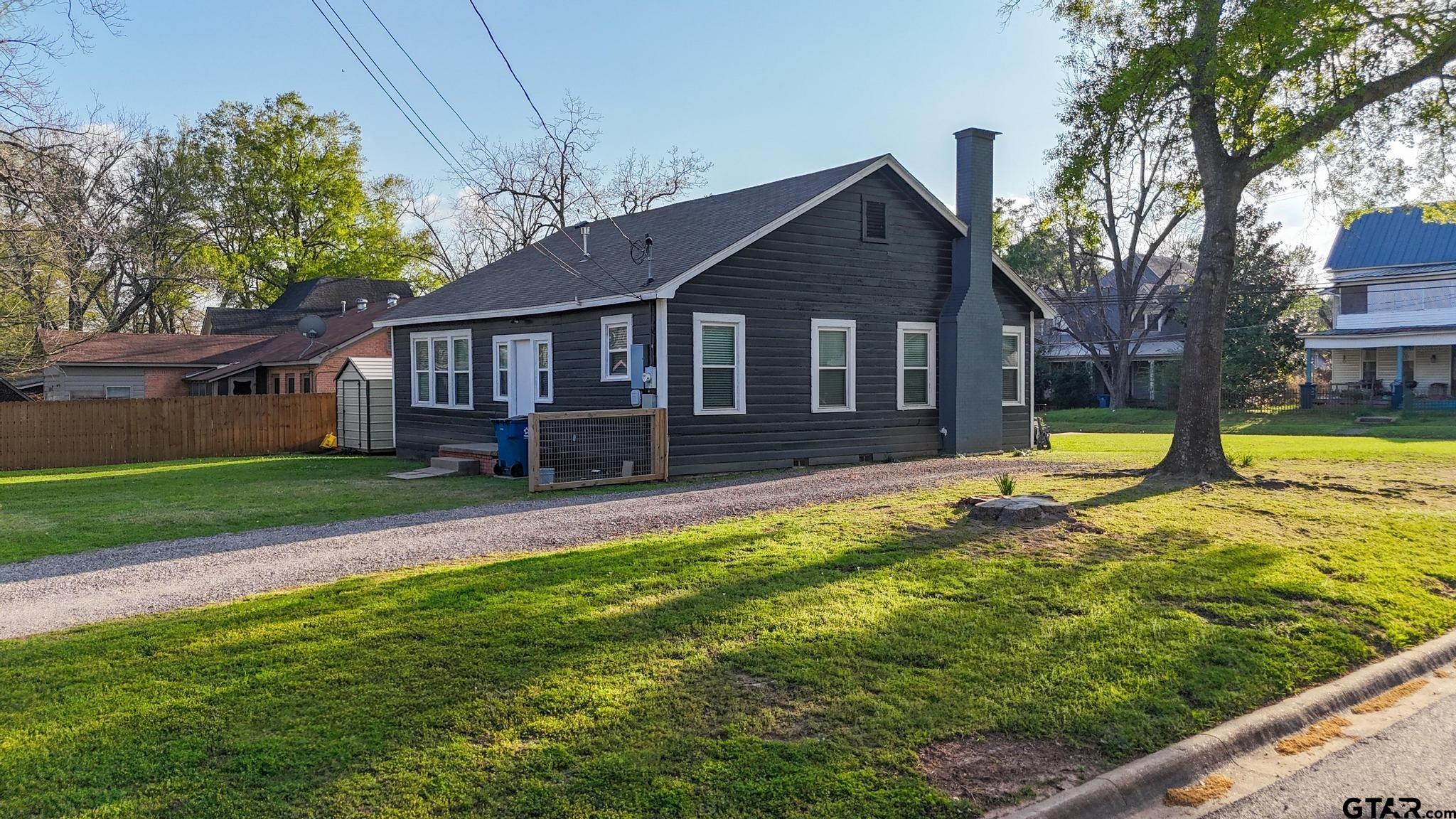 315 S Barron