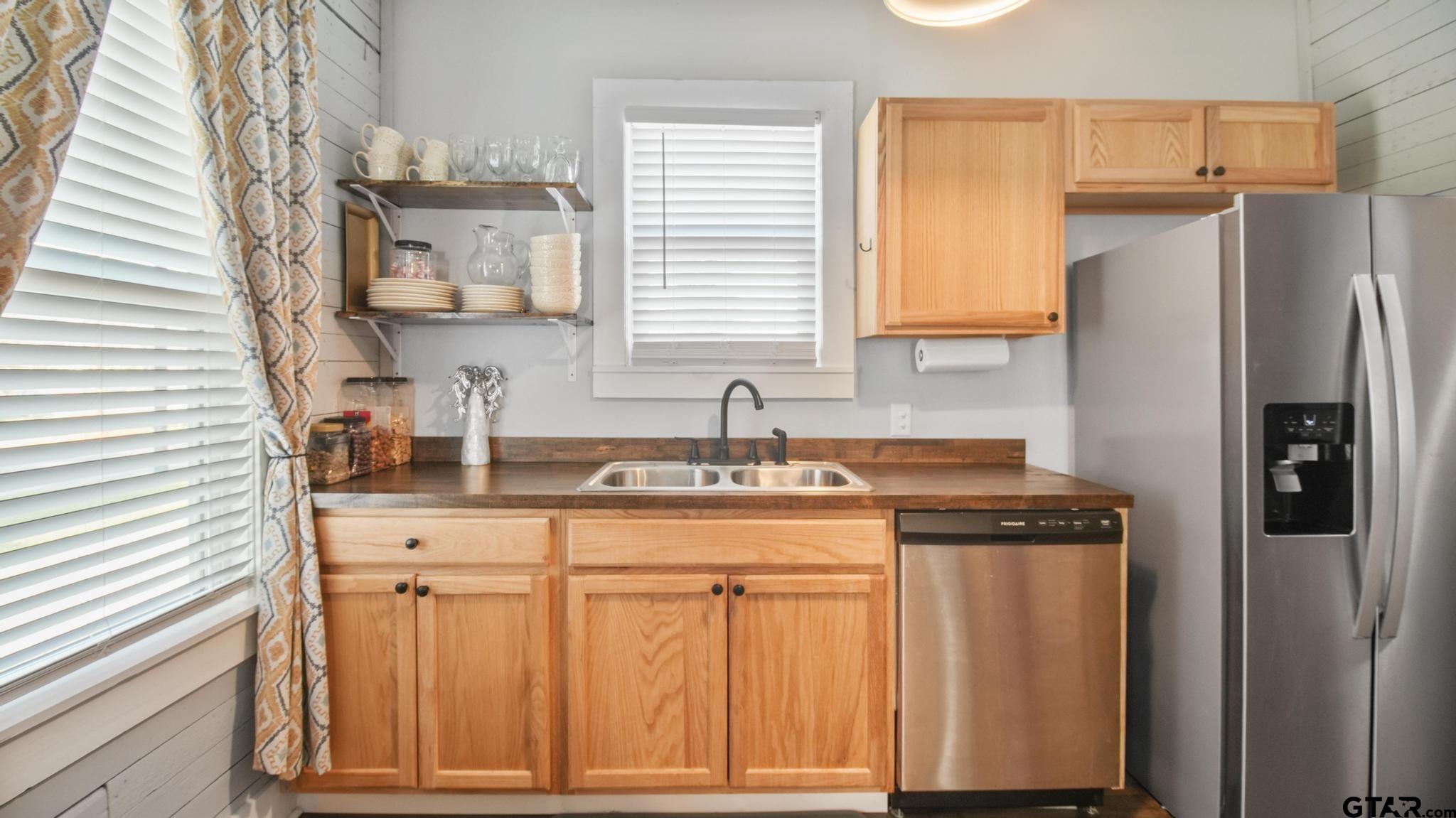 315 S Barron