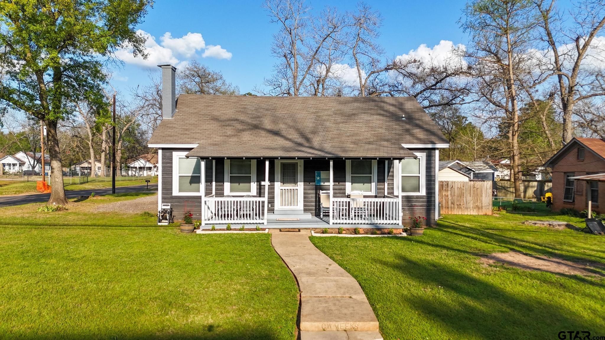 315 S Barron