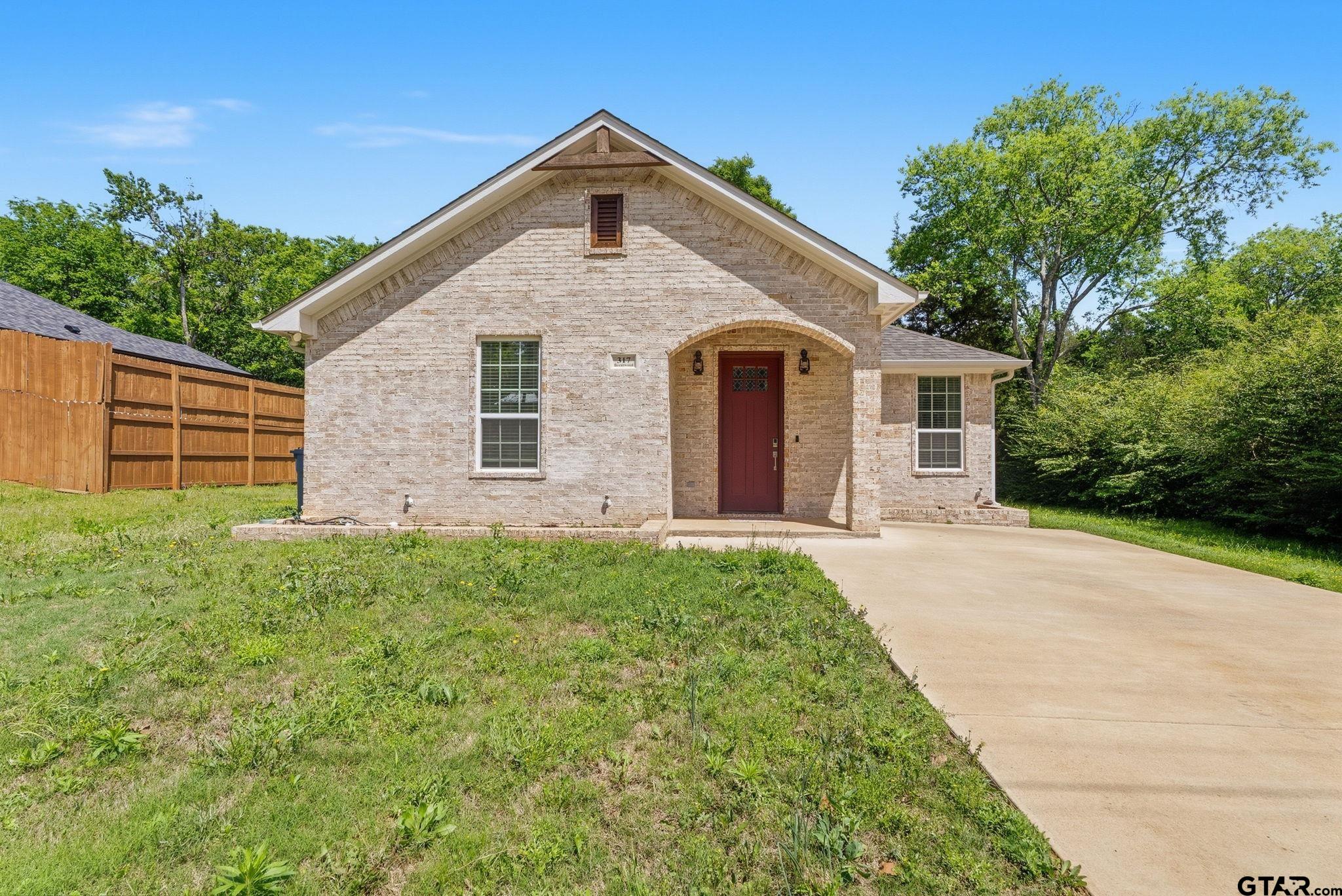 317 Brentwood Dr