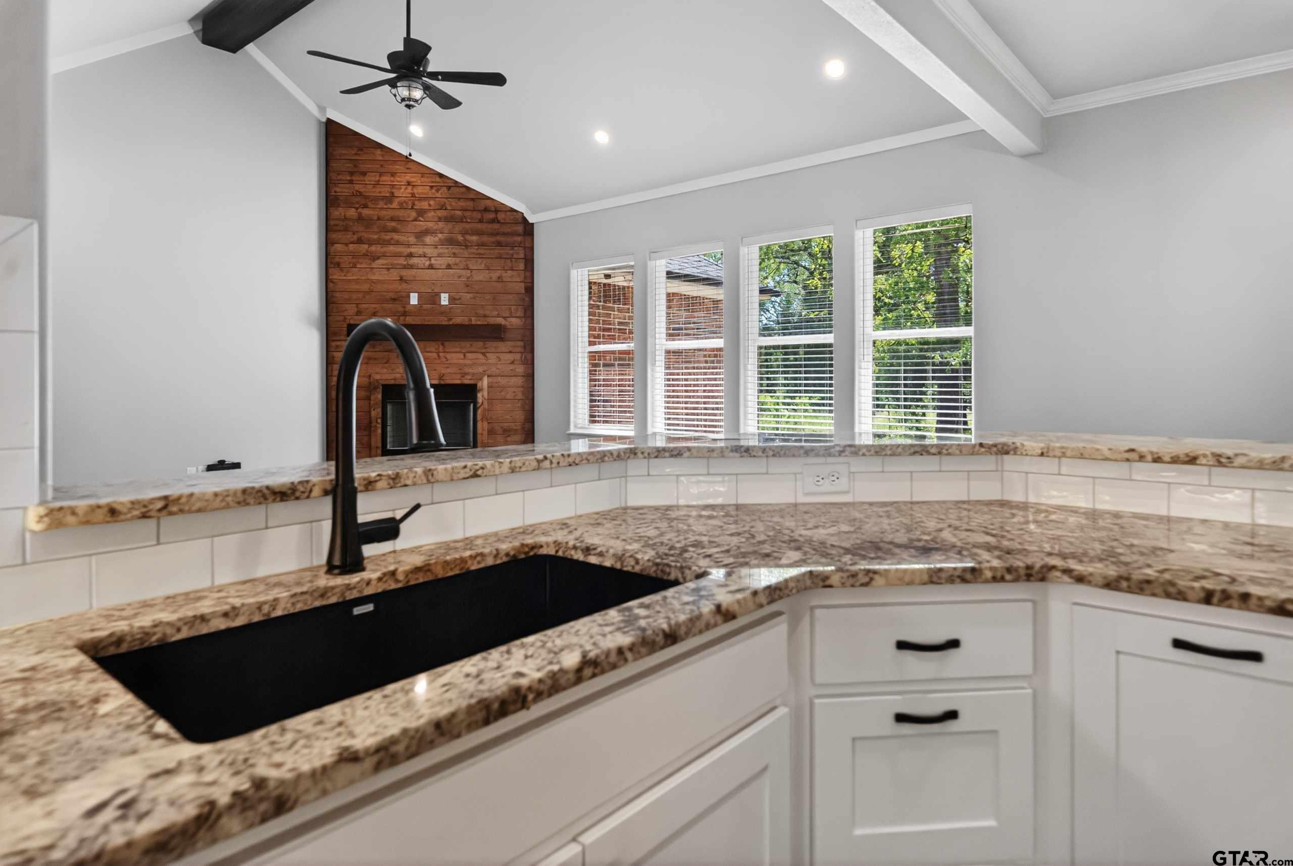 18310 Timber Oaks