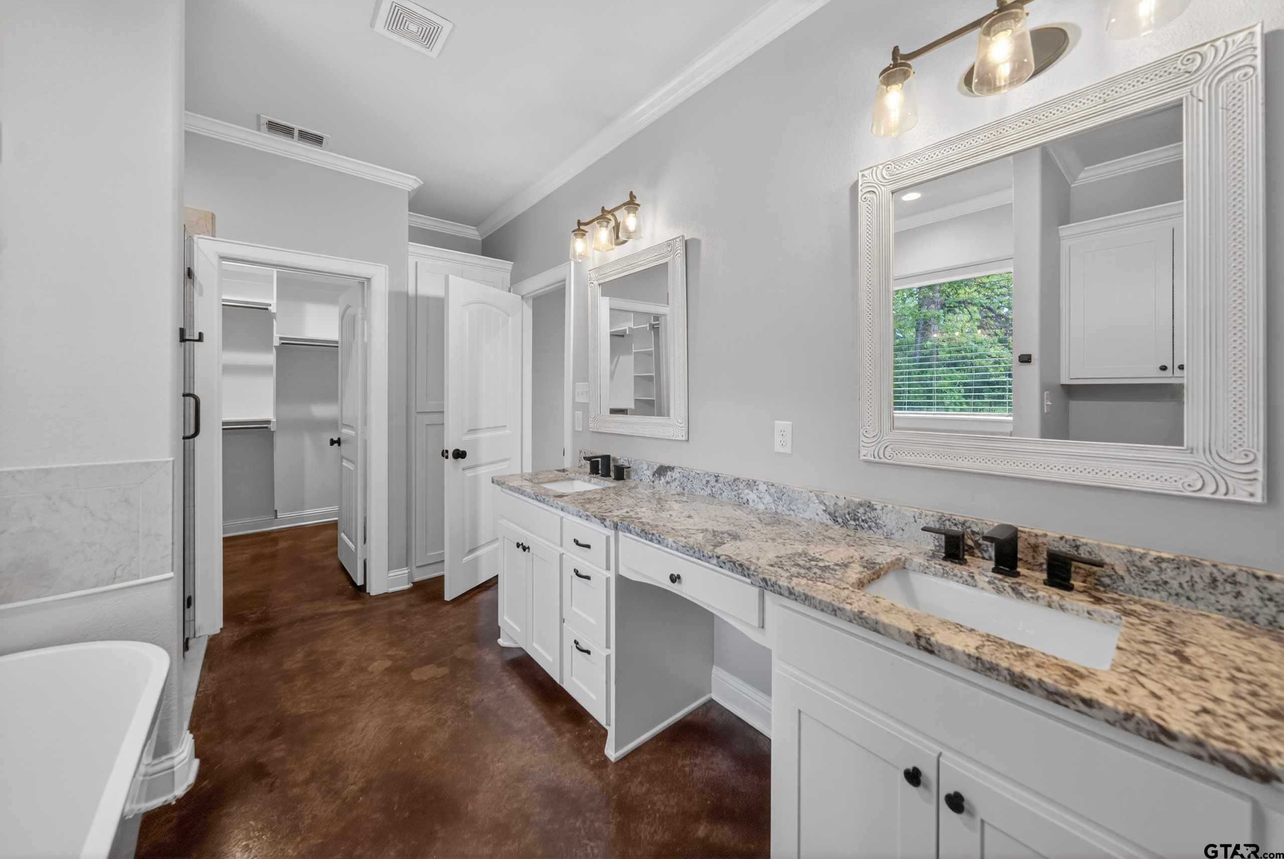 18310 Timber Oaks