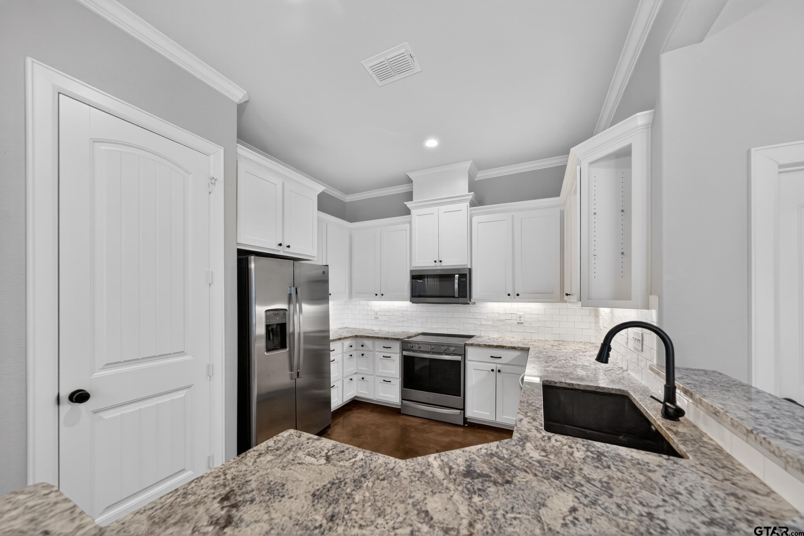 18310 Timber Oaks