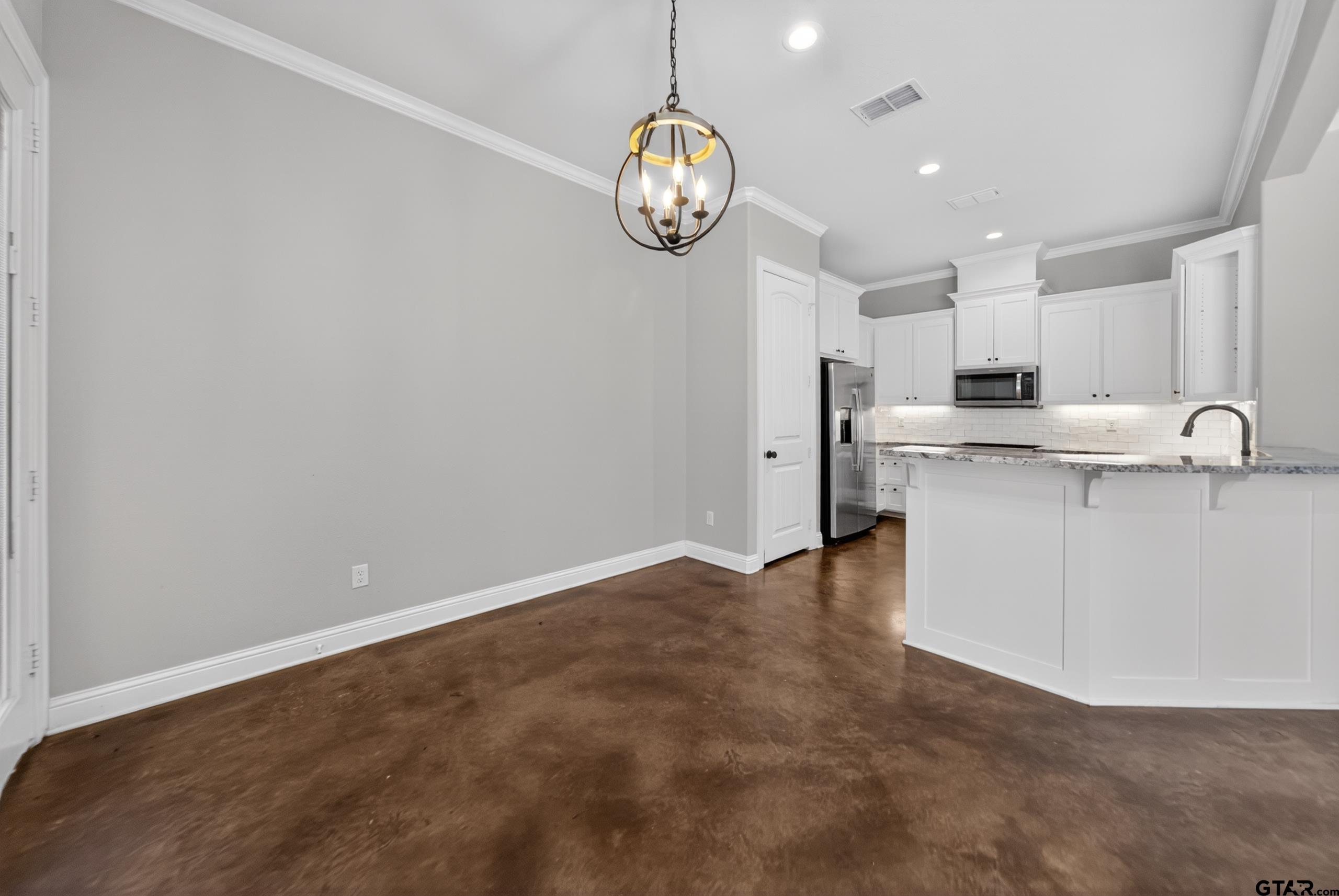18310 Timber Oaks