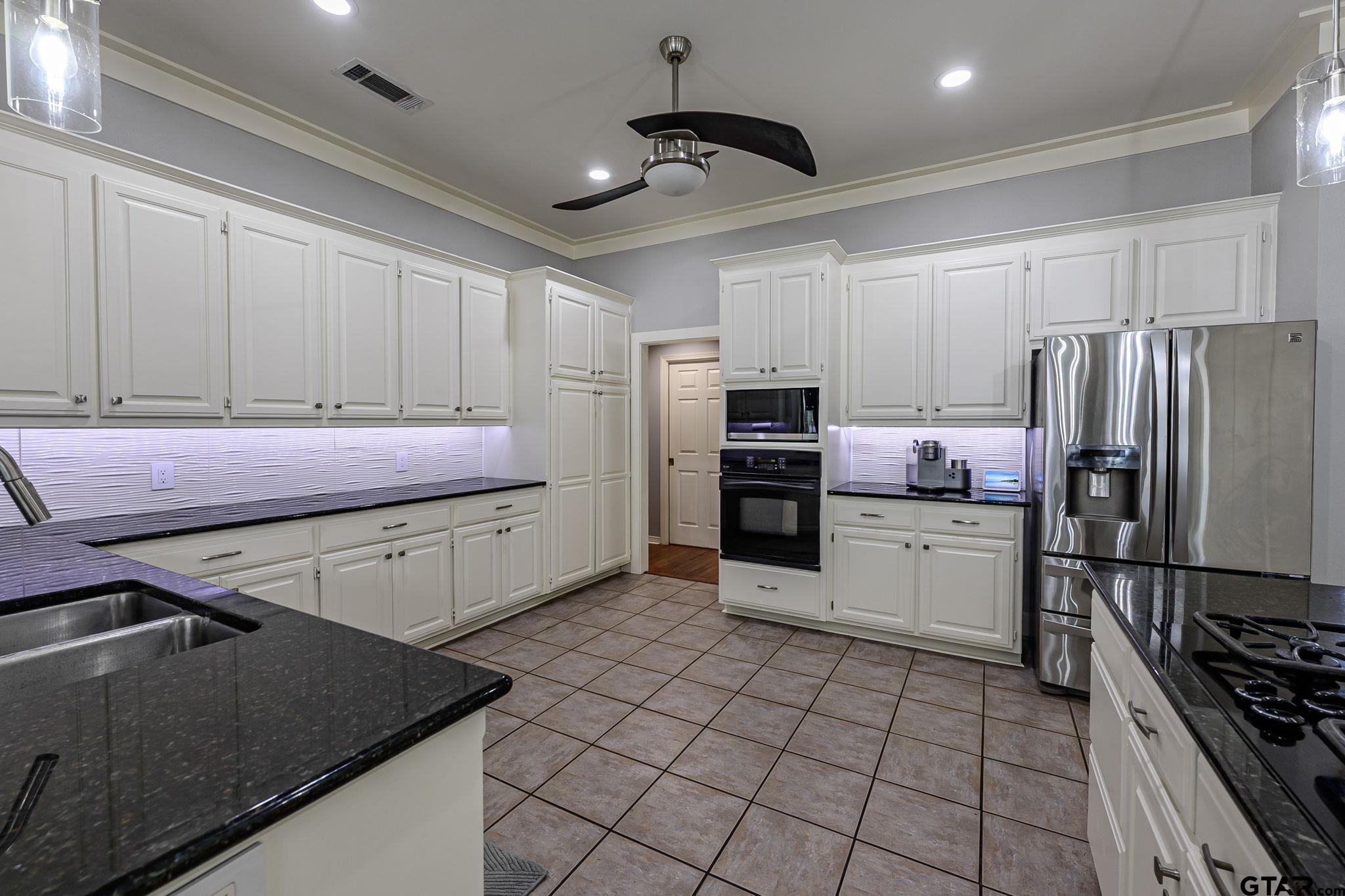 5701 Churchill