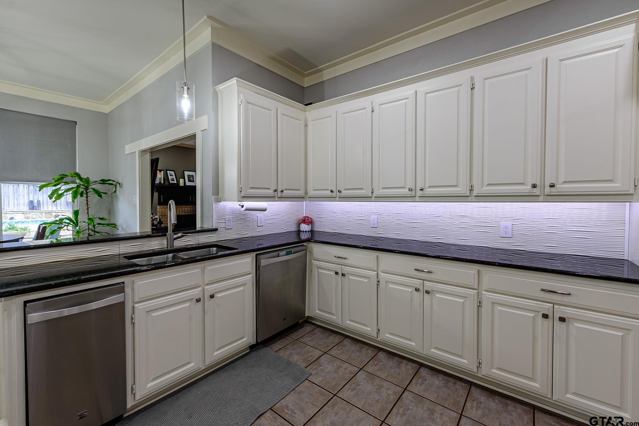 5701 Churchill