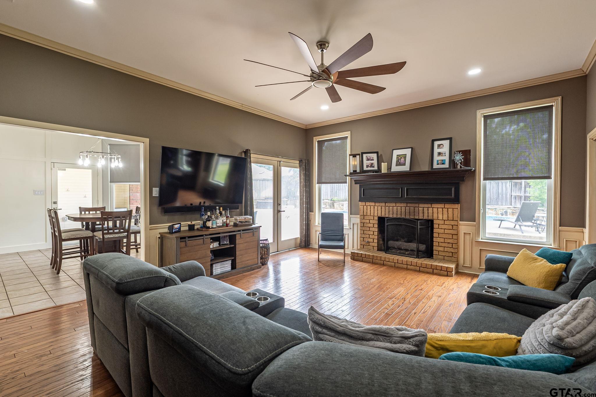 5701 Churchill