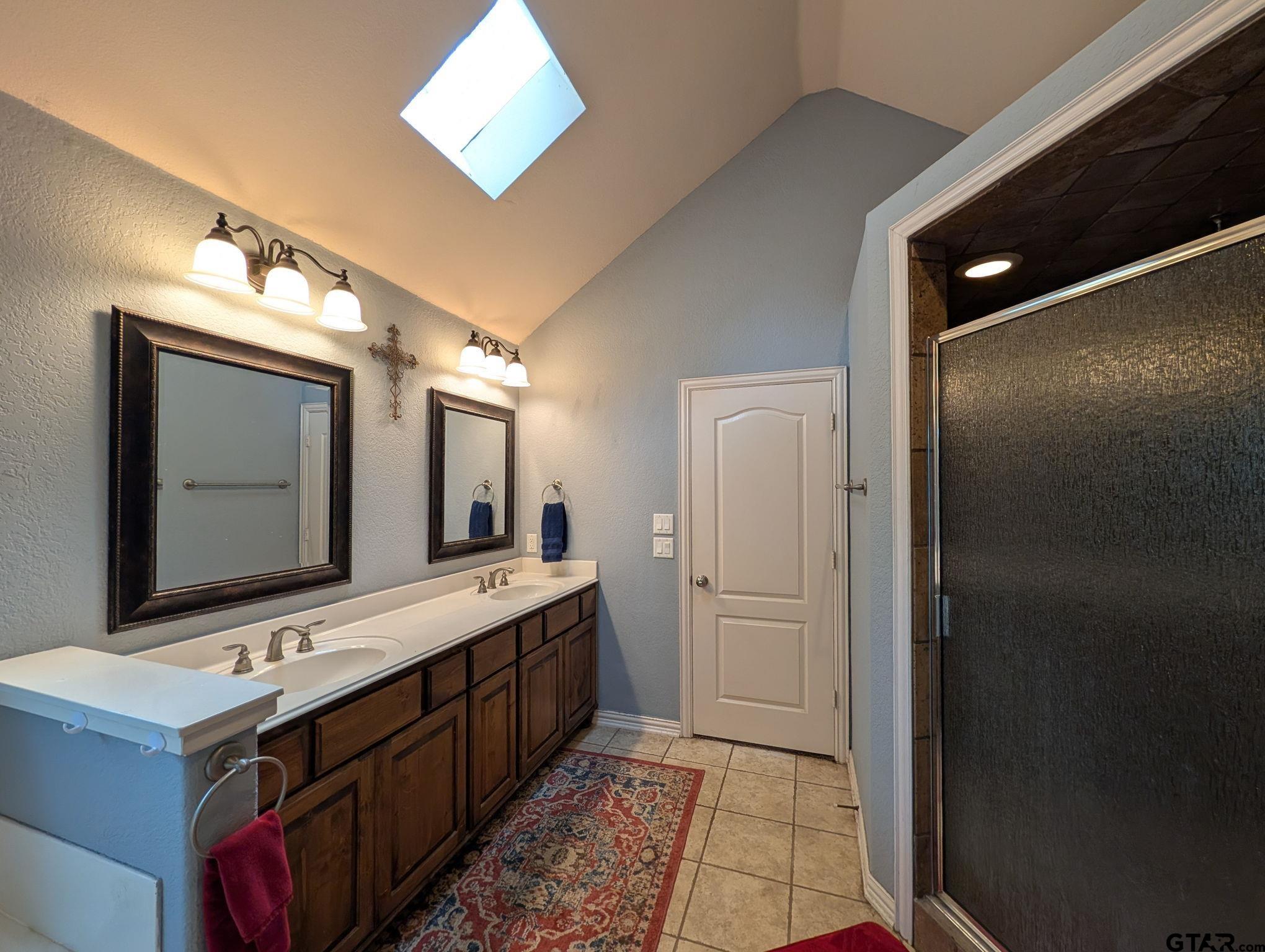 12360 Southhaven