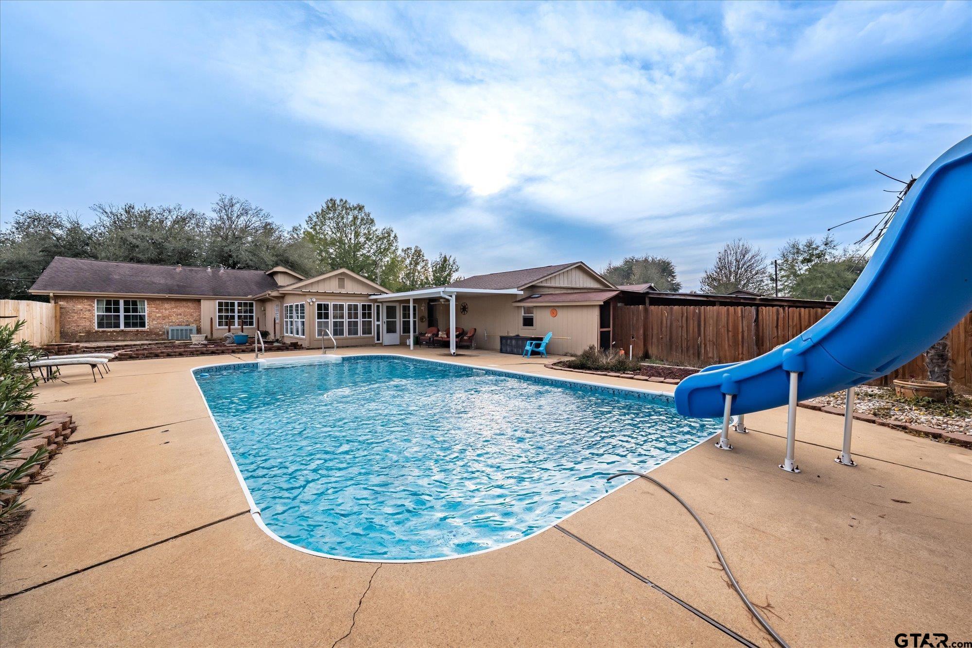 287 Hollybrook Dr.