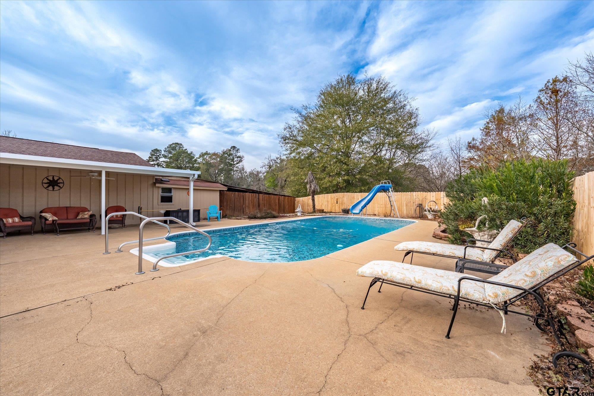 287 Hollybrook Dr.