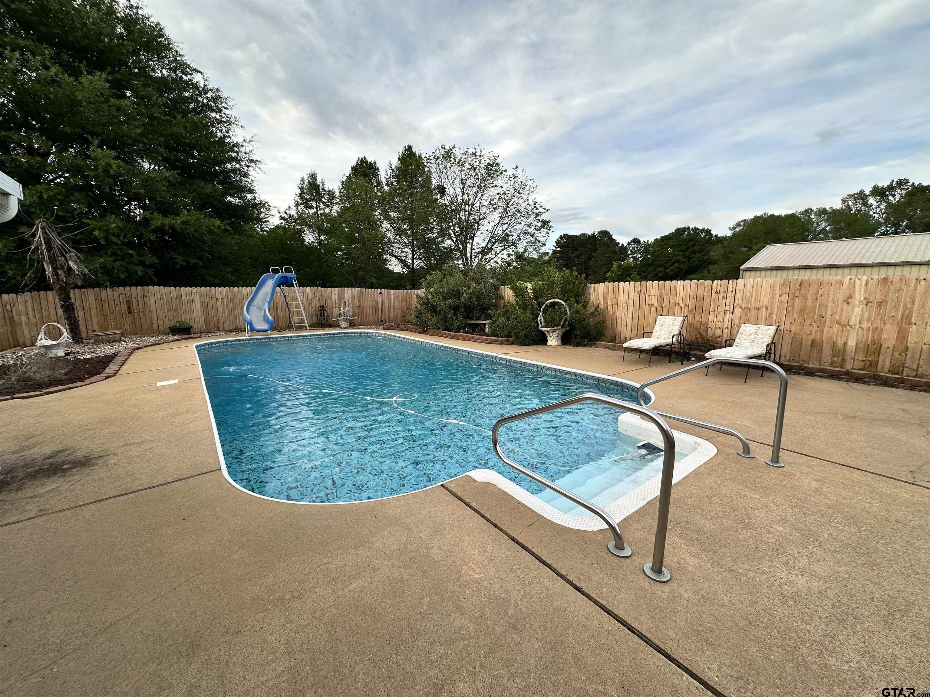 287 Hollybrook Dr.