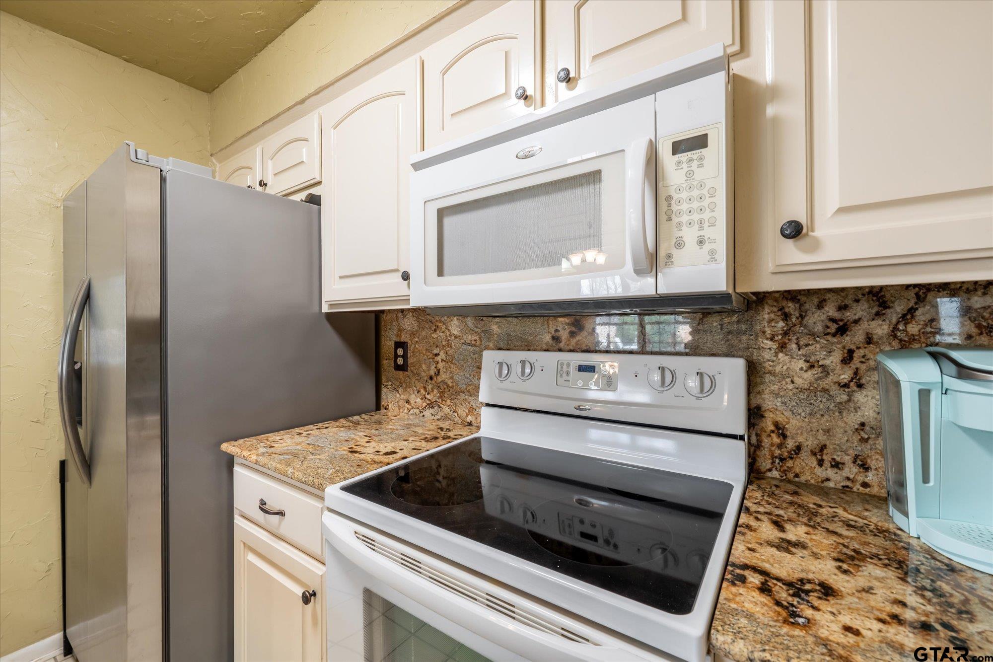 287 Hollybrook Dr.