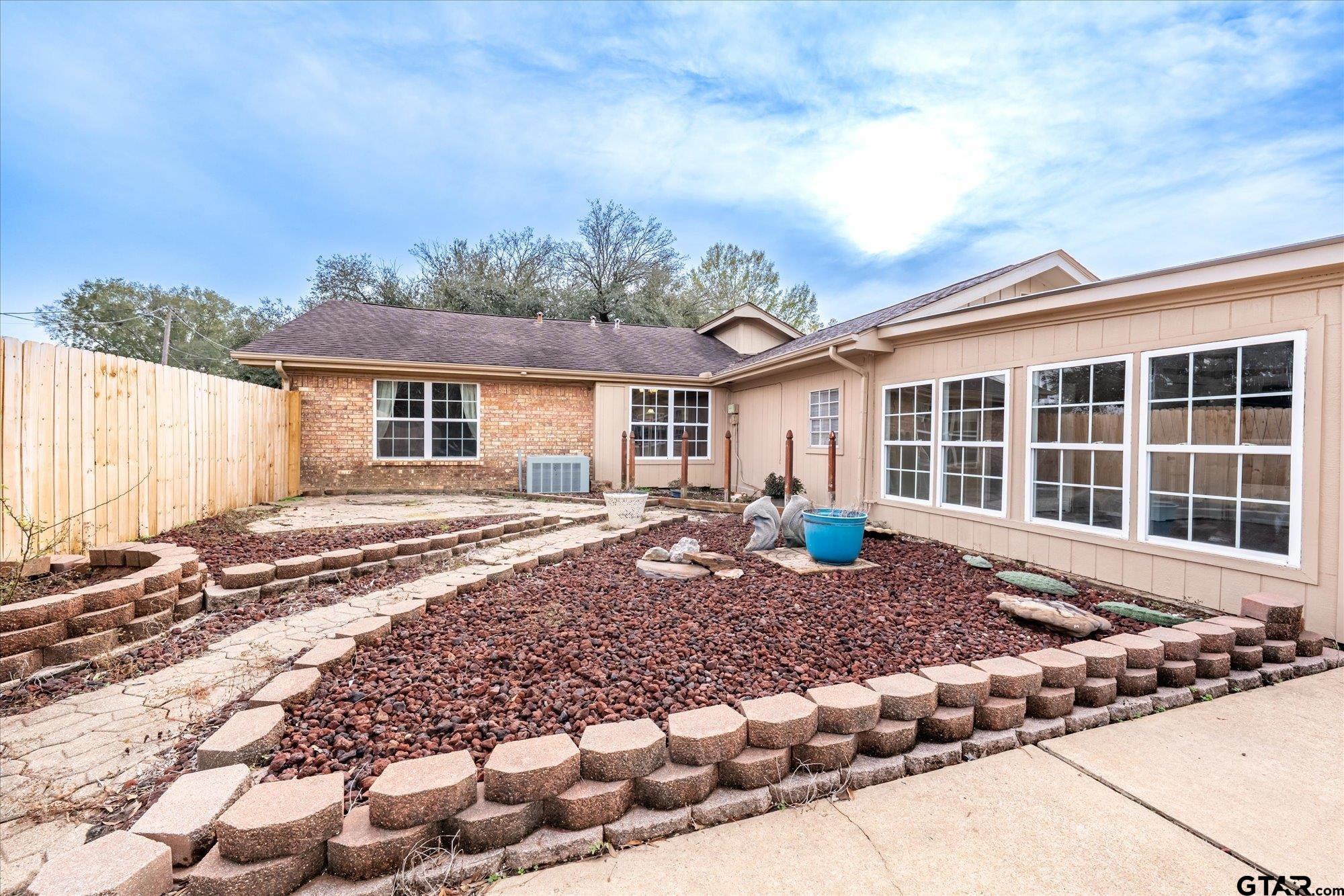 287 Hollybrook Dr.