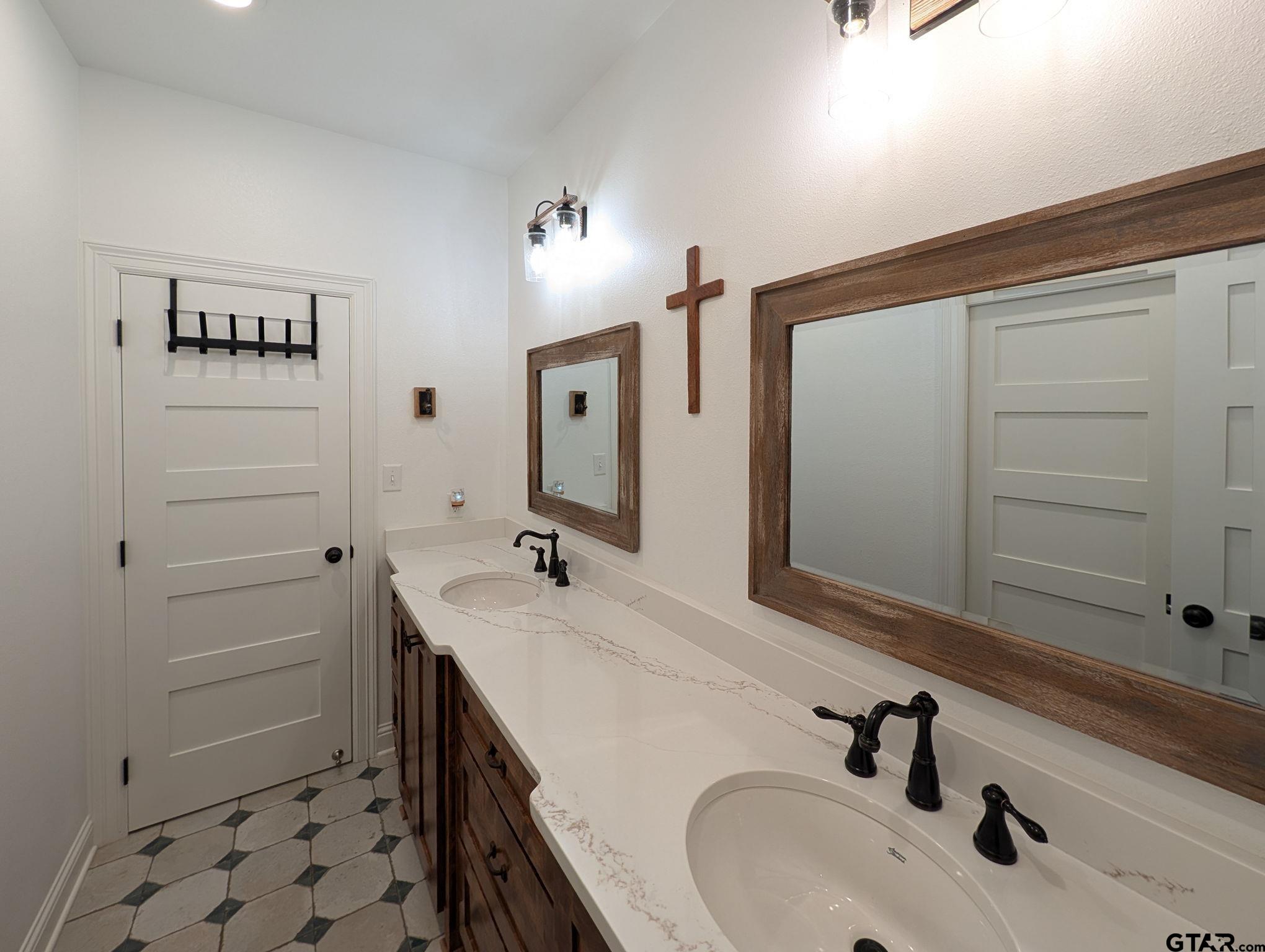 805 County Road 3802