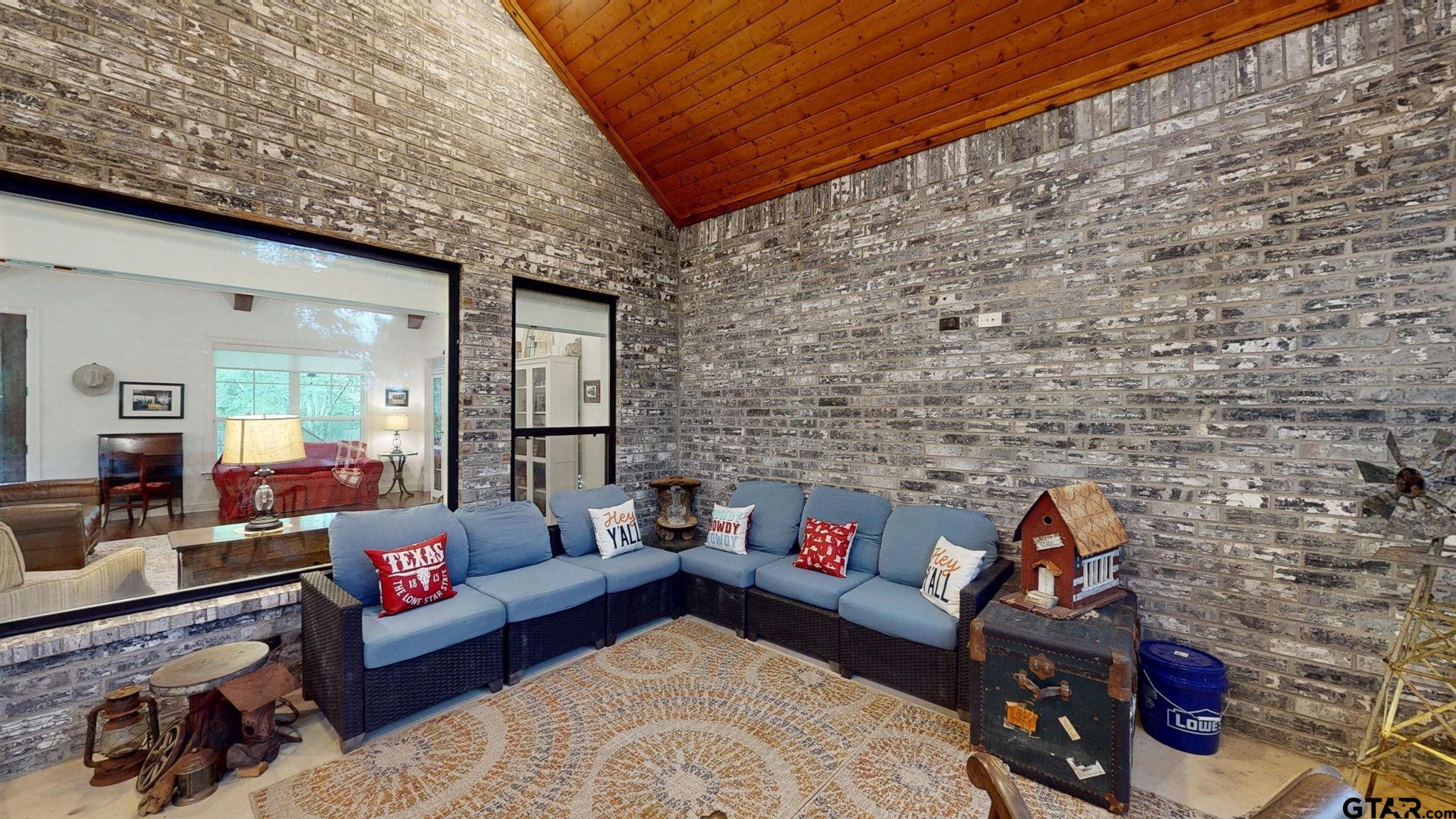 805 County Road 3802