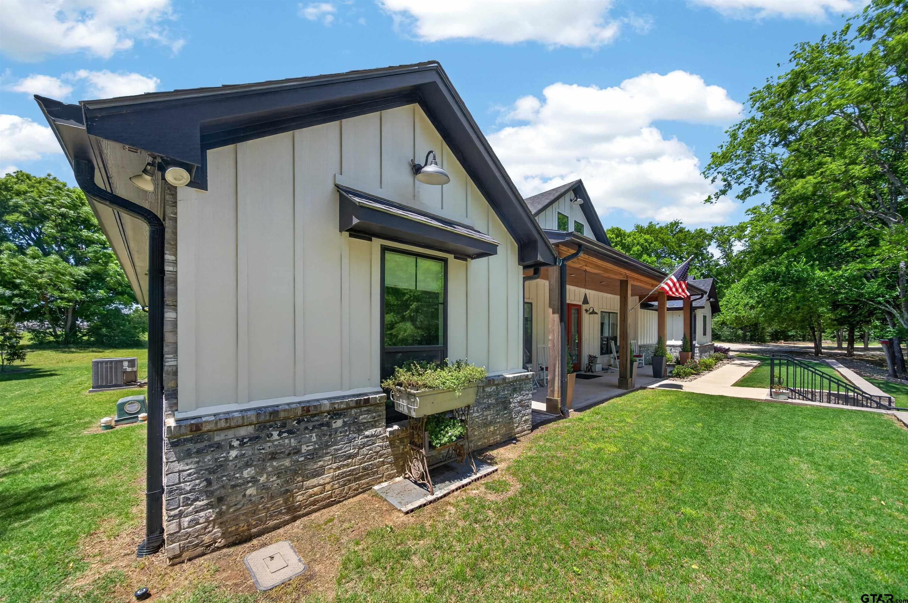 805 County Road 3802