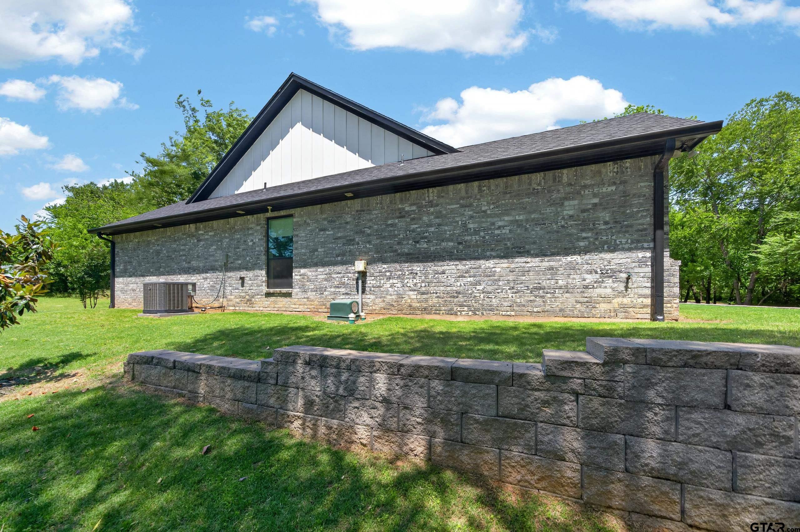 805 County Road 3802