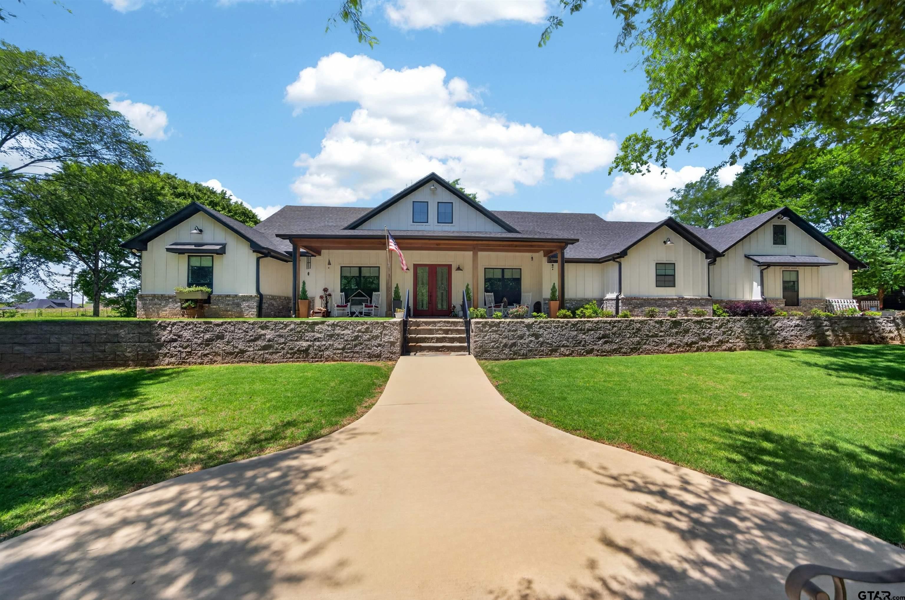 805 County Road 3802