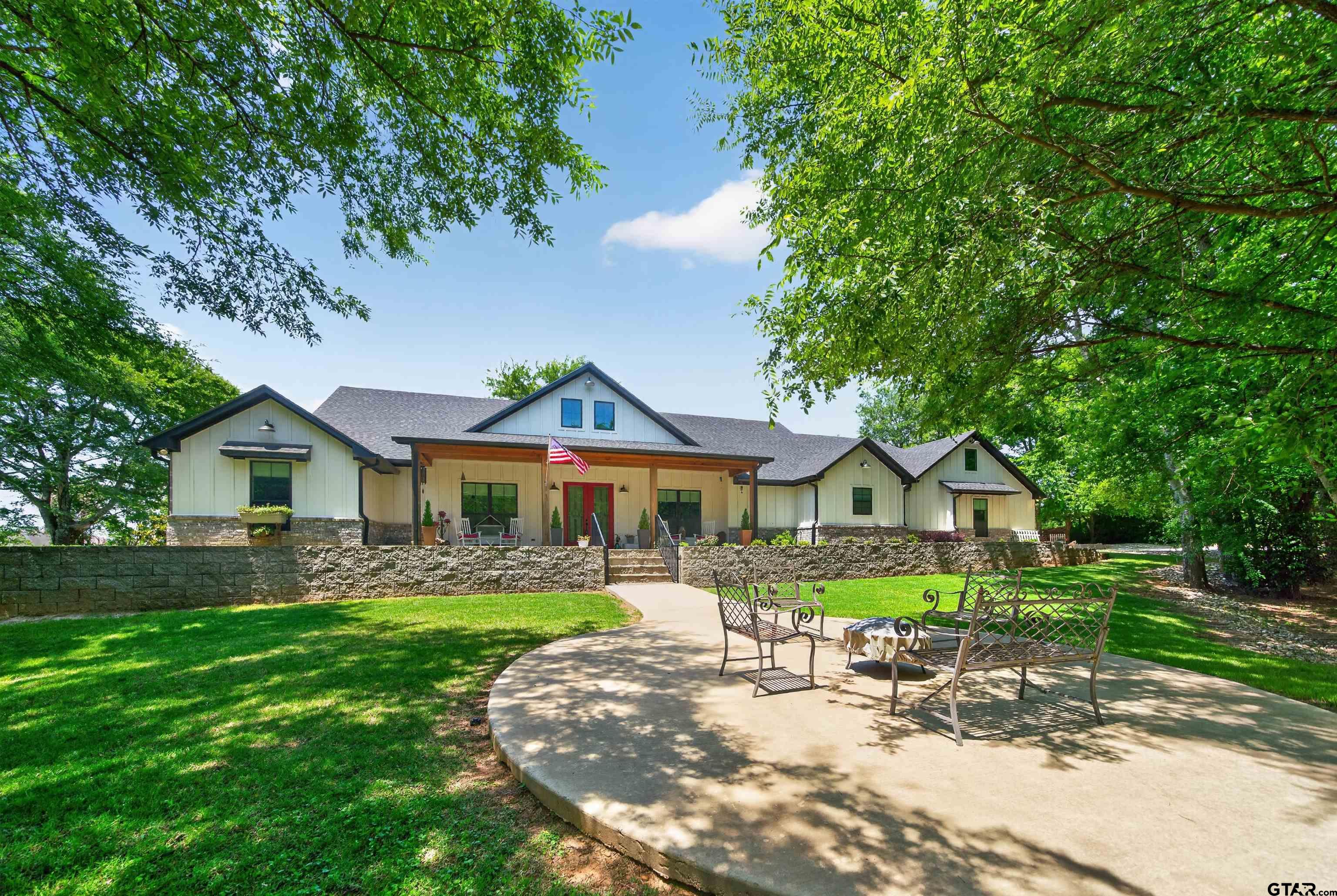 805 County Road 3802