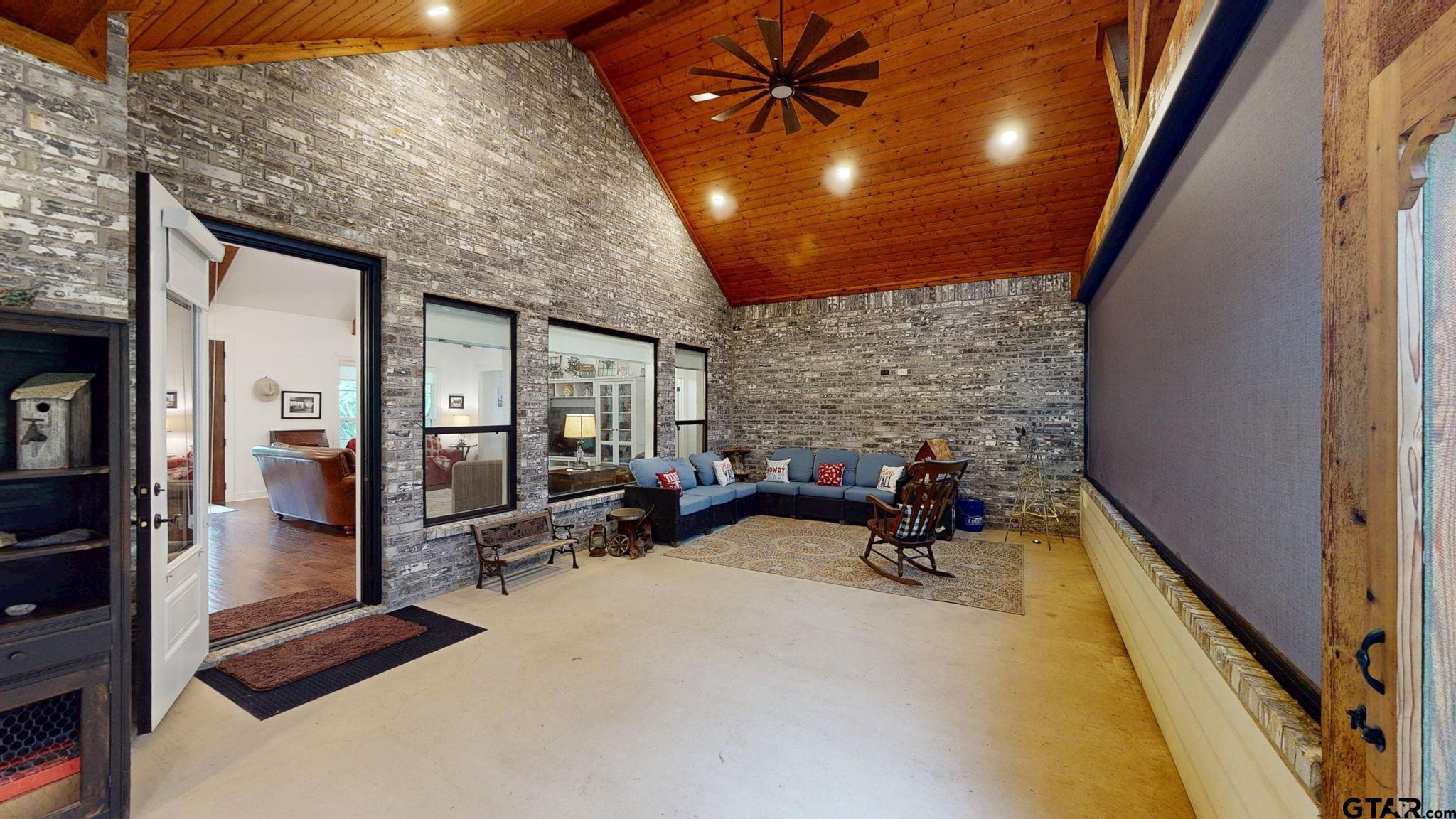 805 County Road 3802