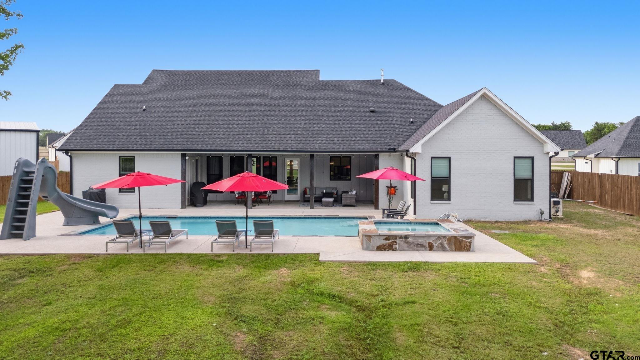 21836 Country Meadows