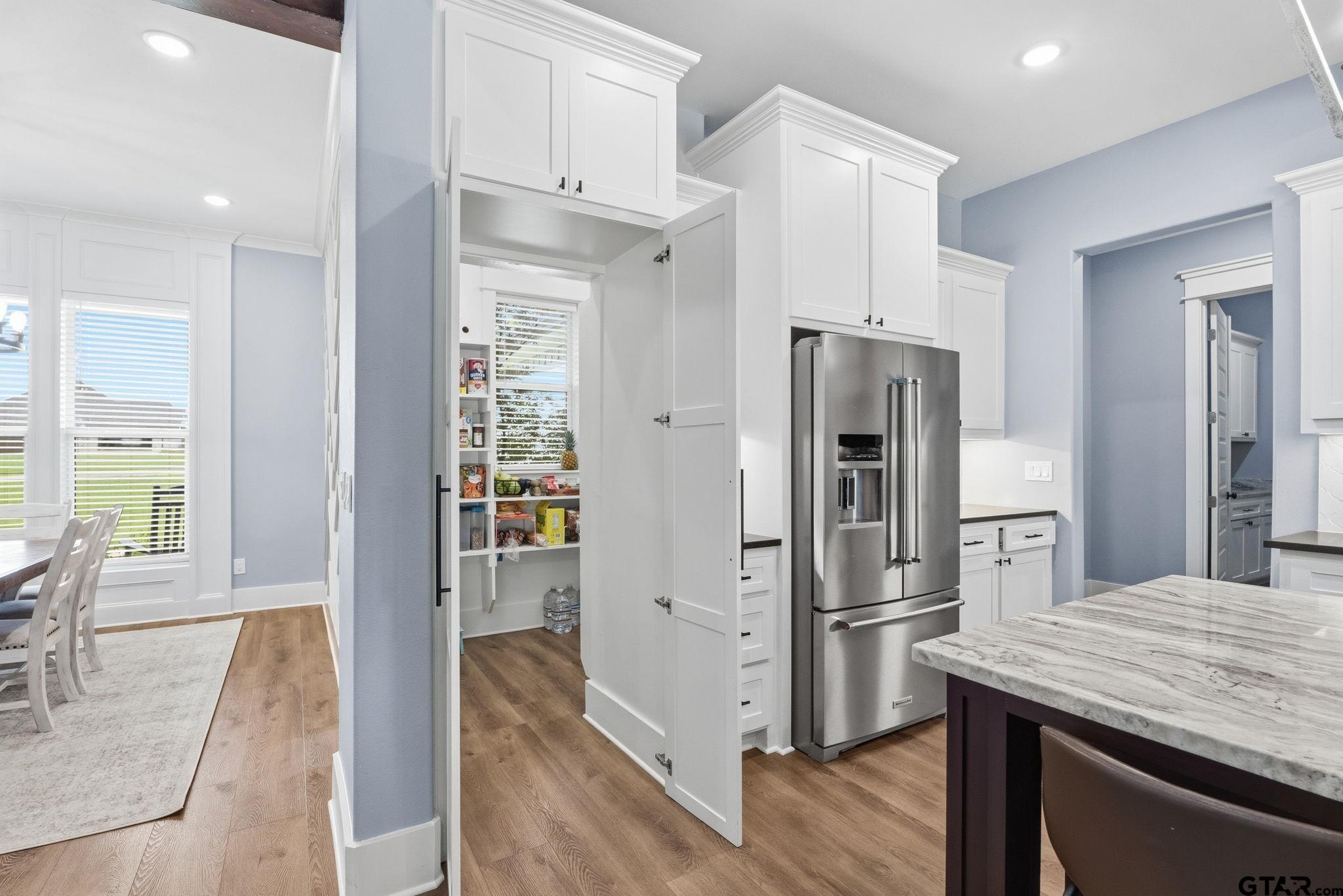 21836 Country Meadows