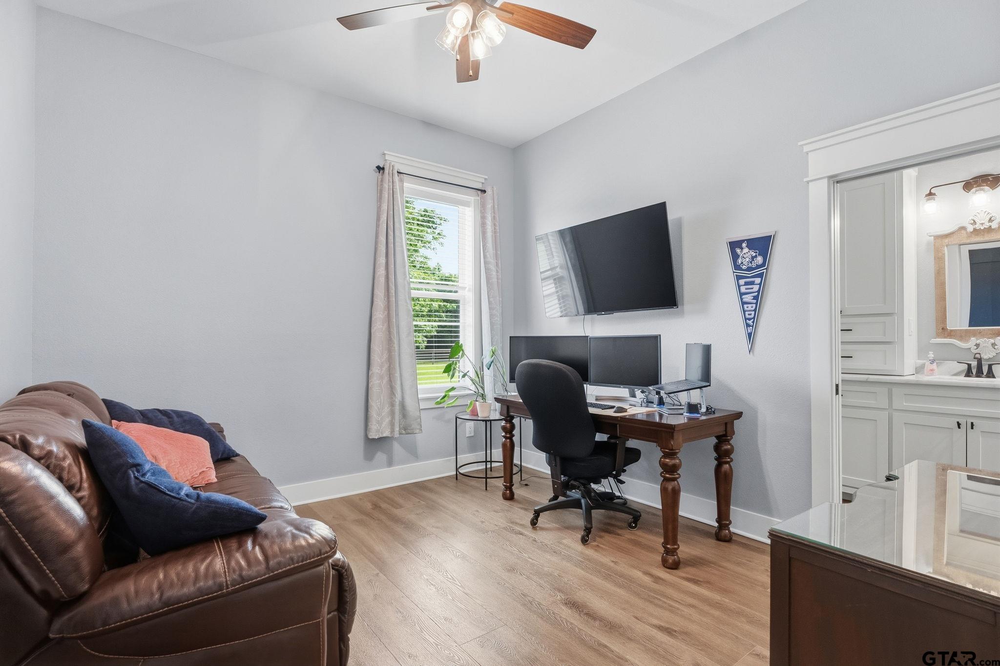 21836 Country Meadows