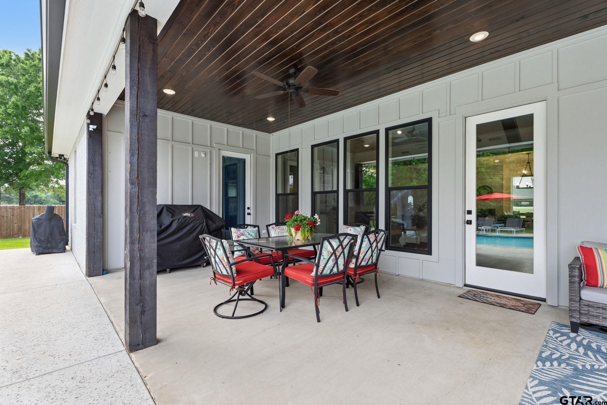 21836 Country Meadows