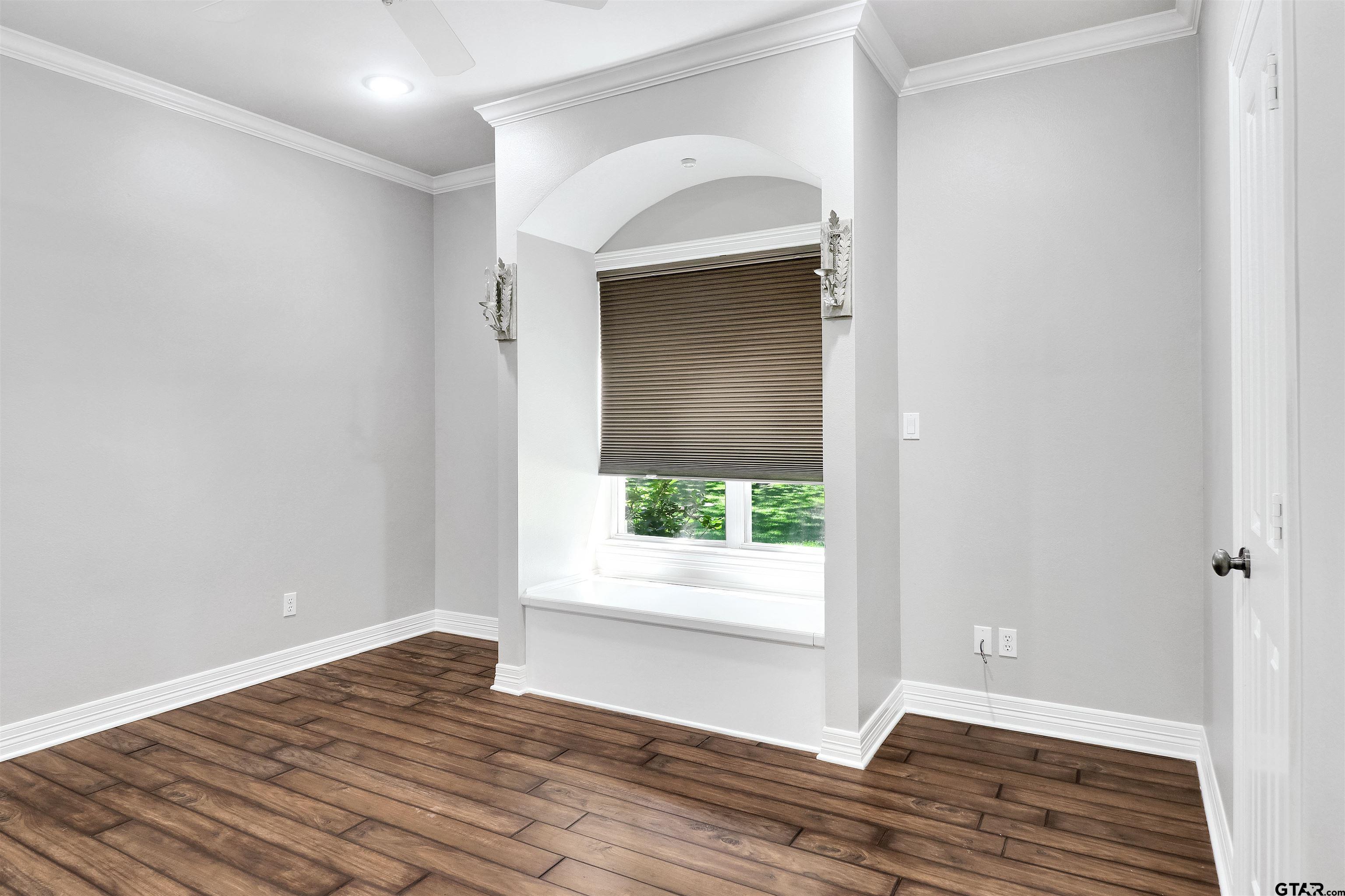 18155 Oak Forest