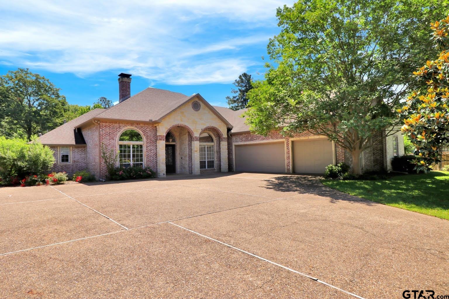 18155 Oak Forest