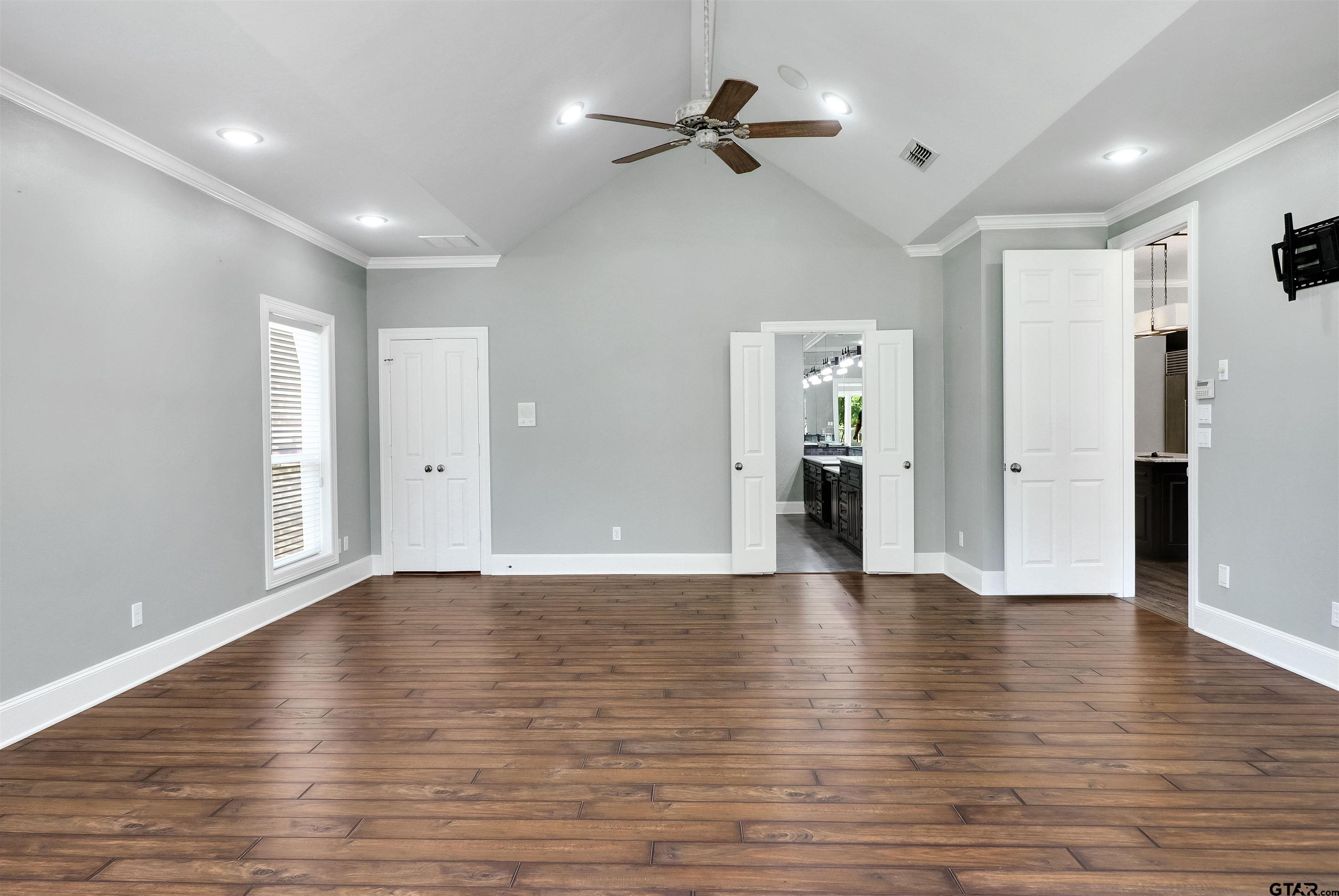 18155 Oak Forest