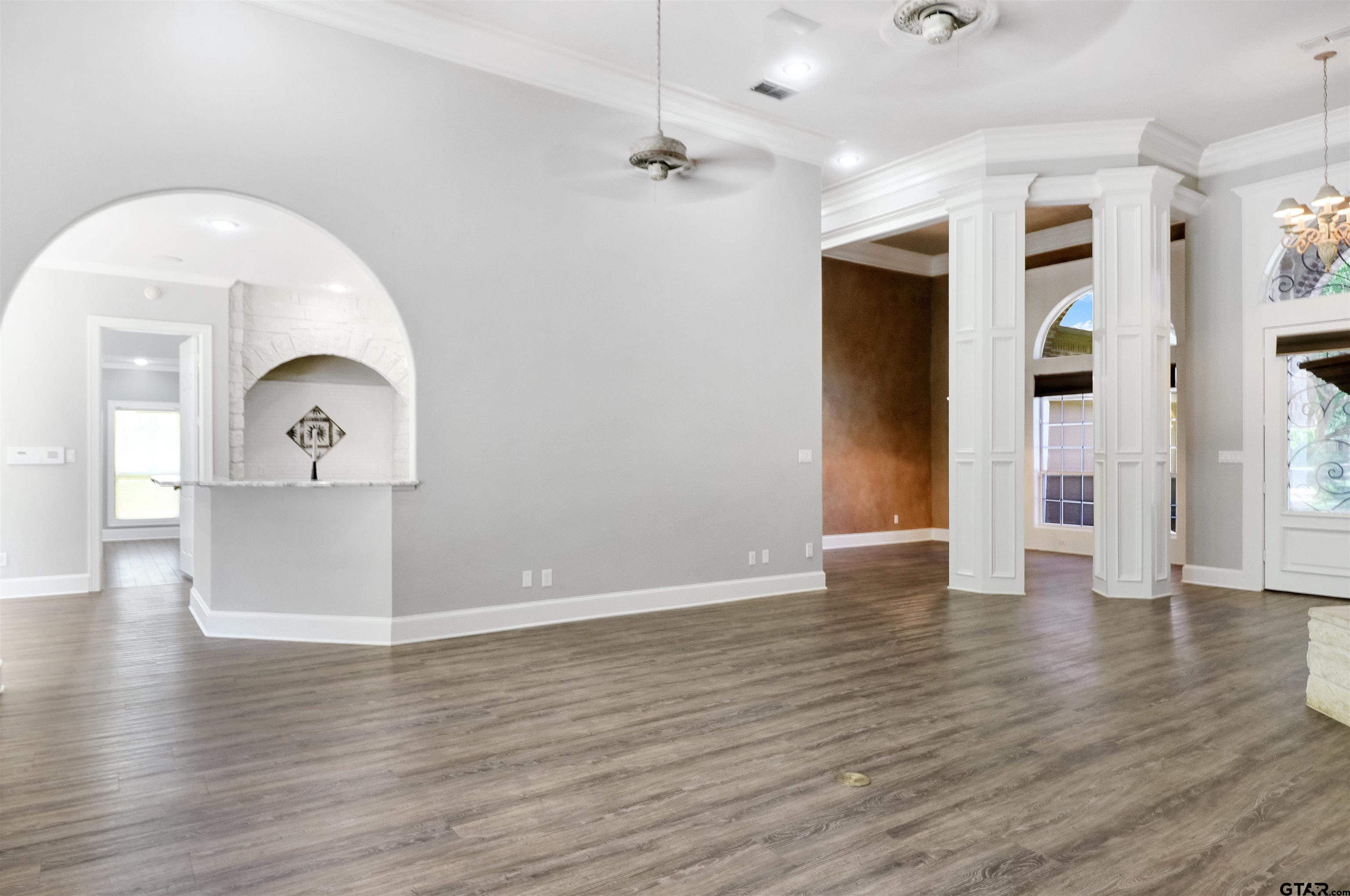 18155 Oak Forest