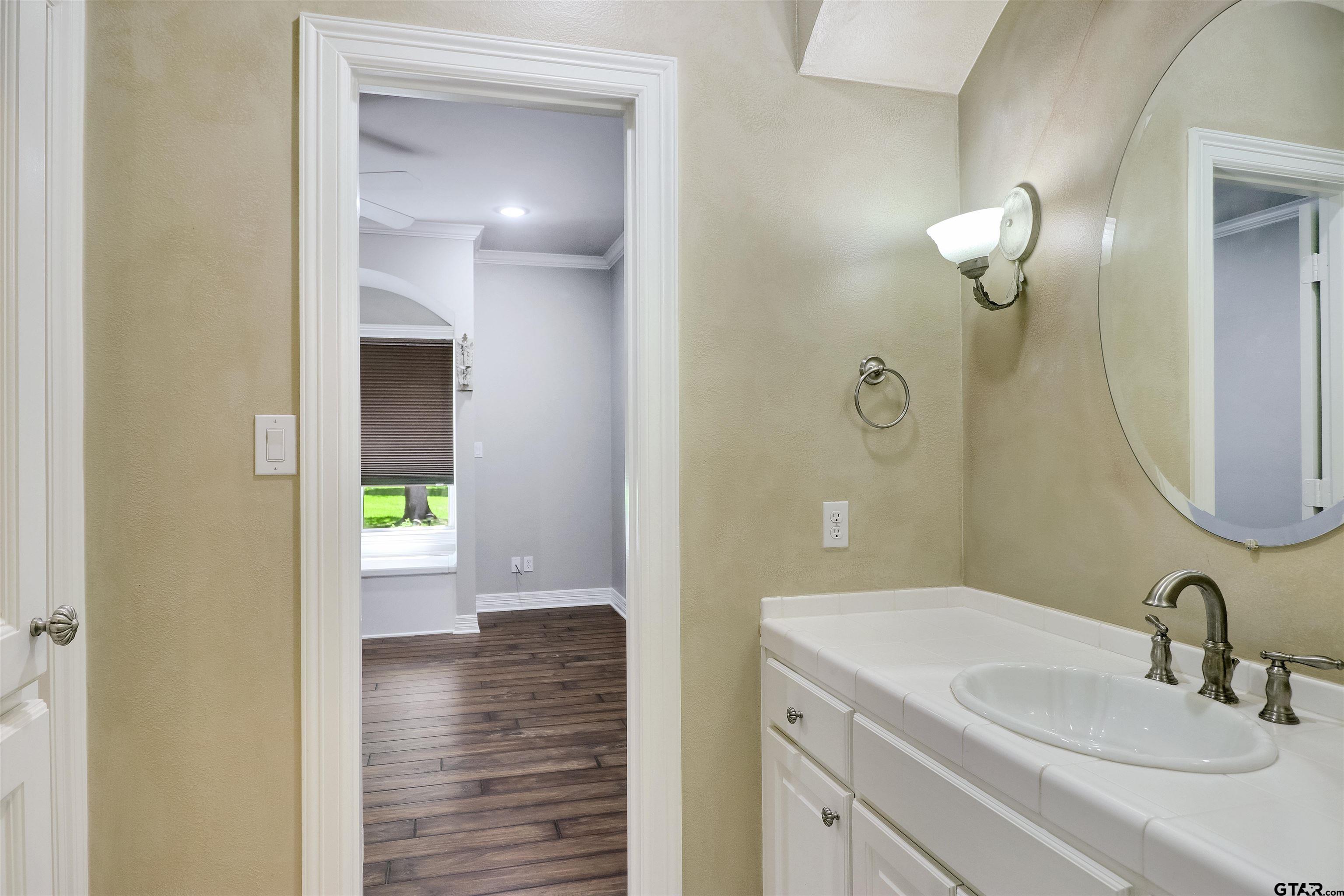 18155 Oak Forest