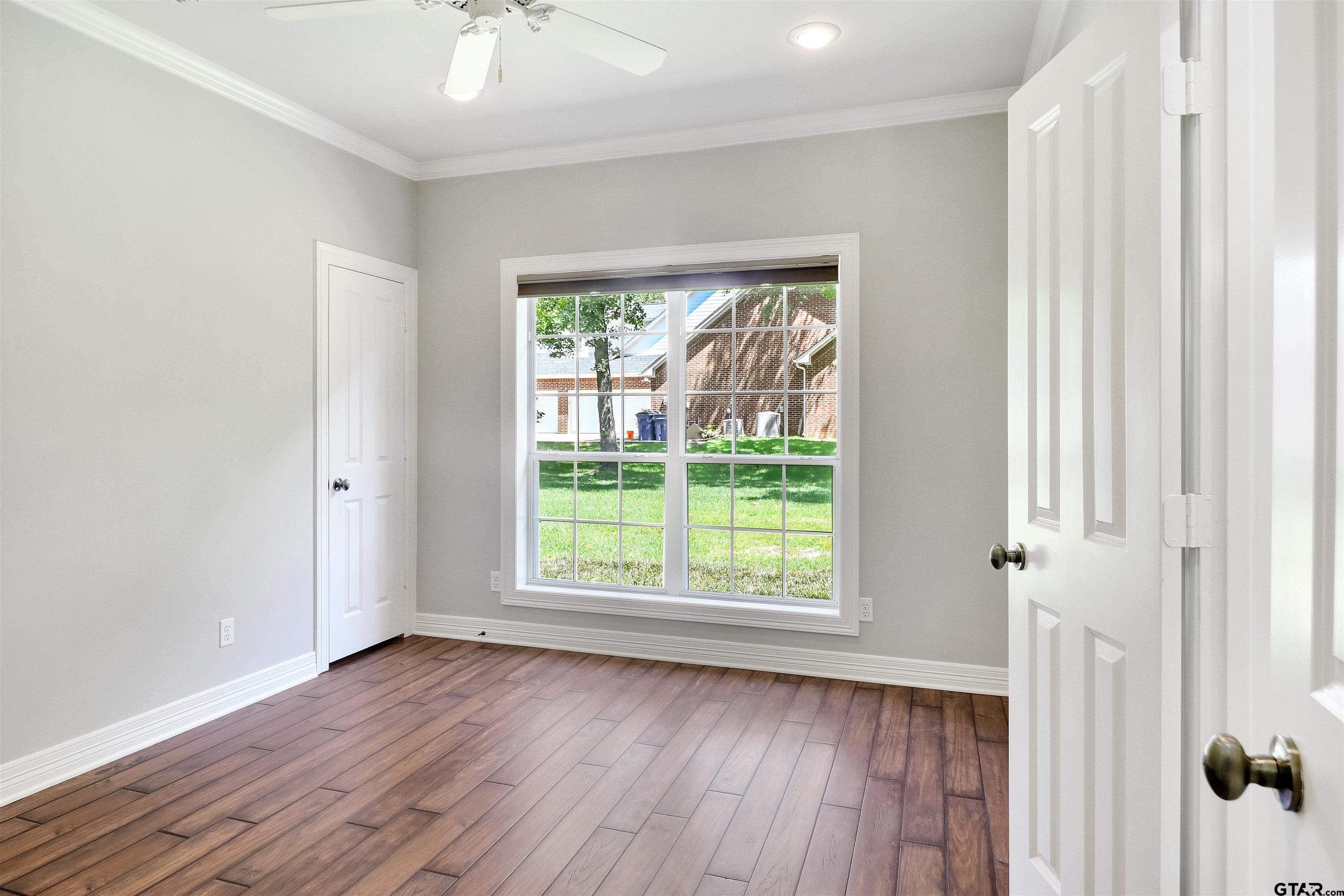 18155 Oak Forest