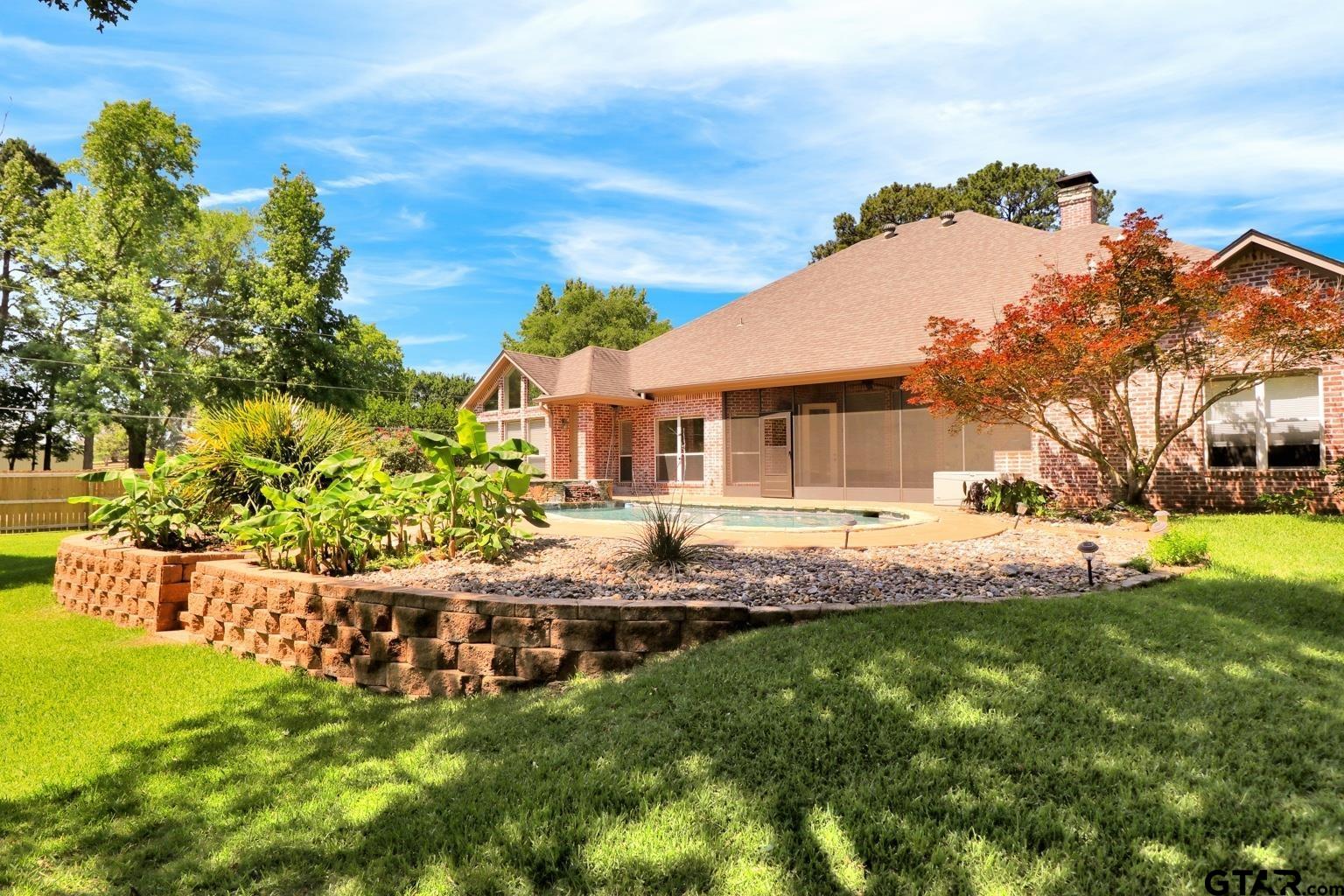 18155 Oak Forest