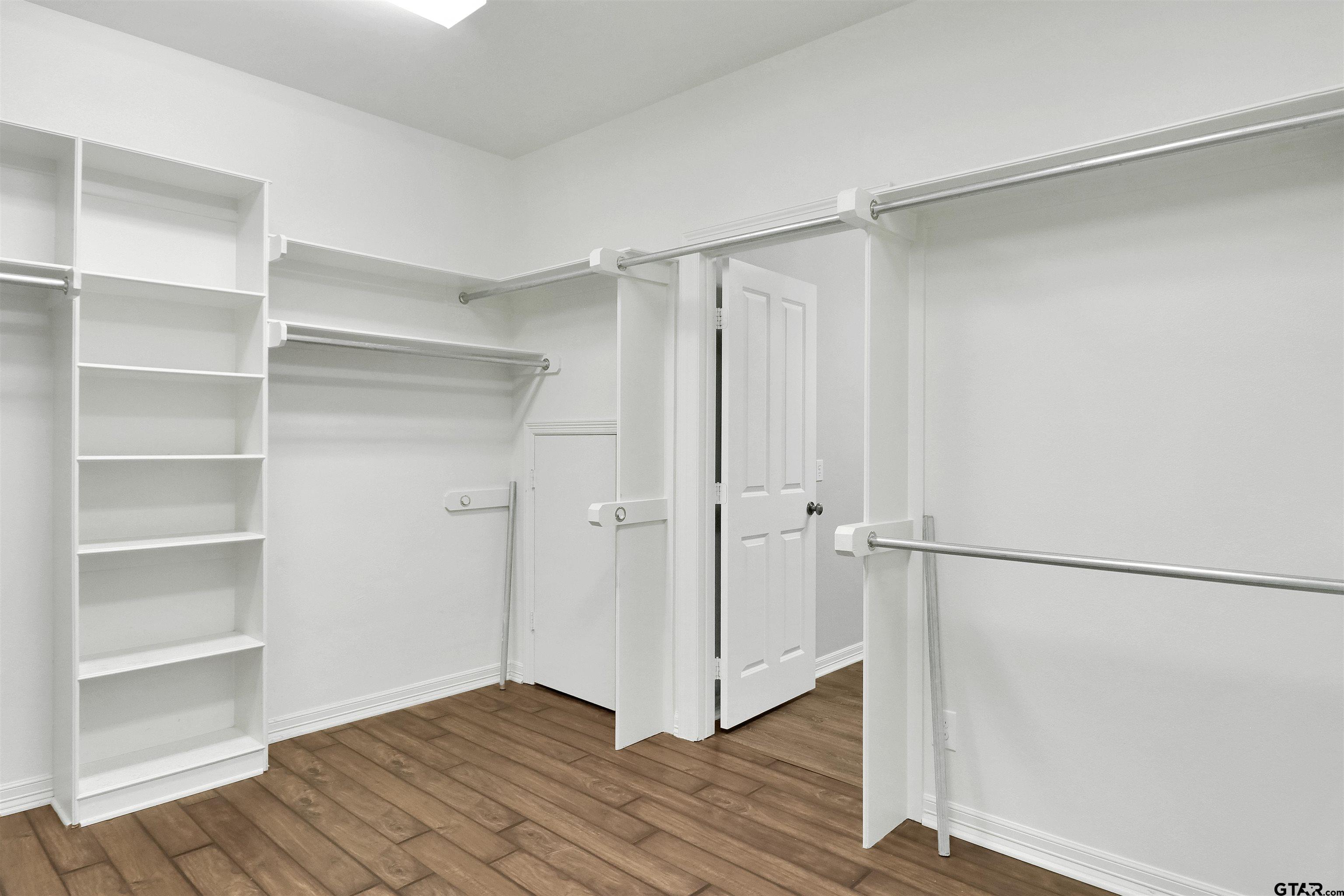 18155 Oak Forest