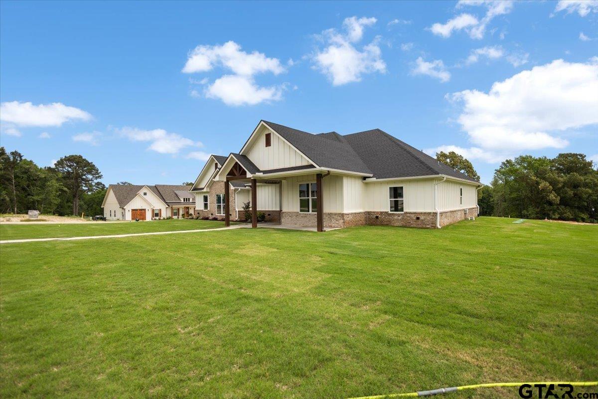 17249 Woodcrest Cir