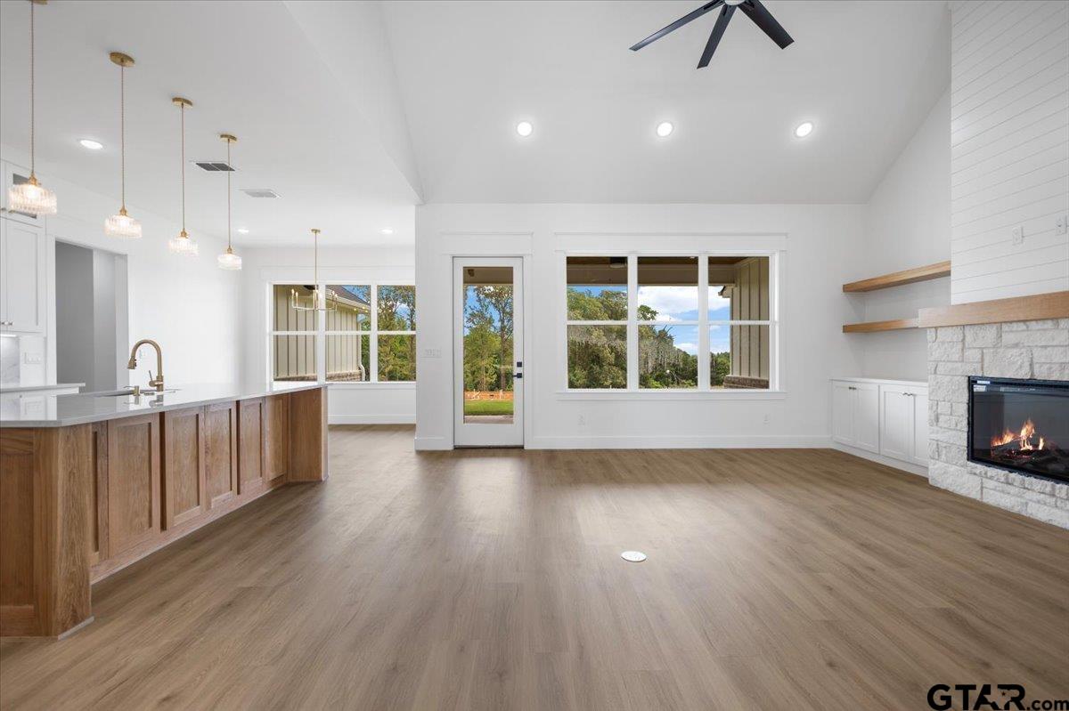 17249 Woodcrest Cir