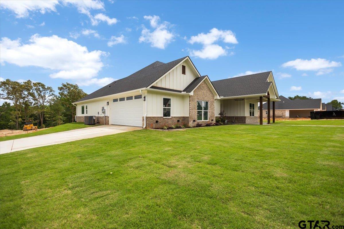 17249 Woodcrest Cir