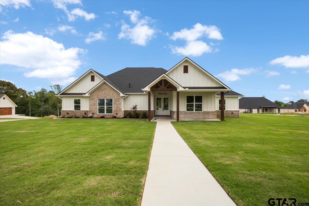 17249 Woodcrest Cir