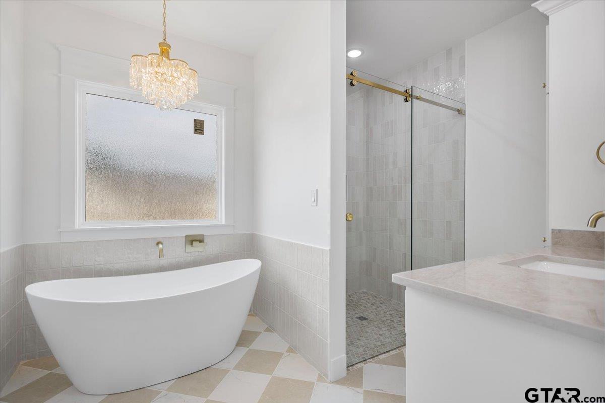 17249 Woodcrest Cir